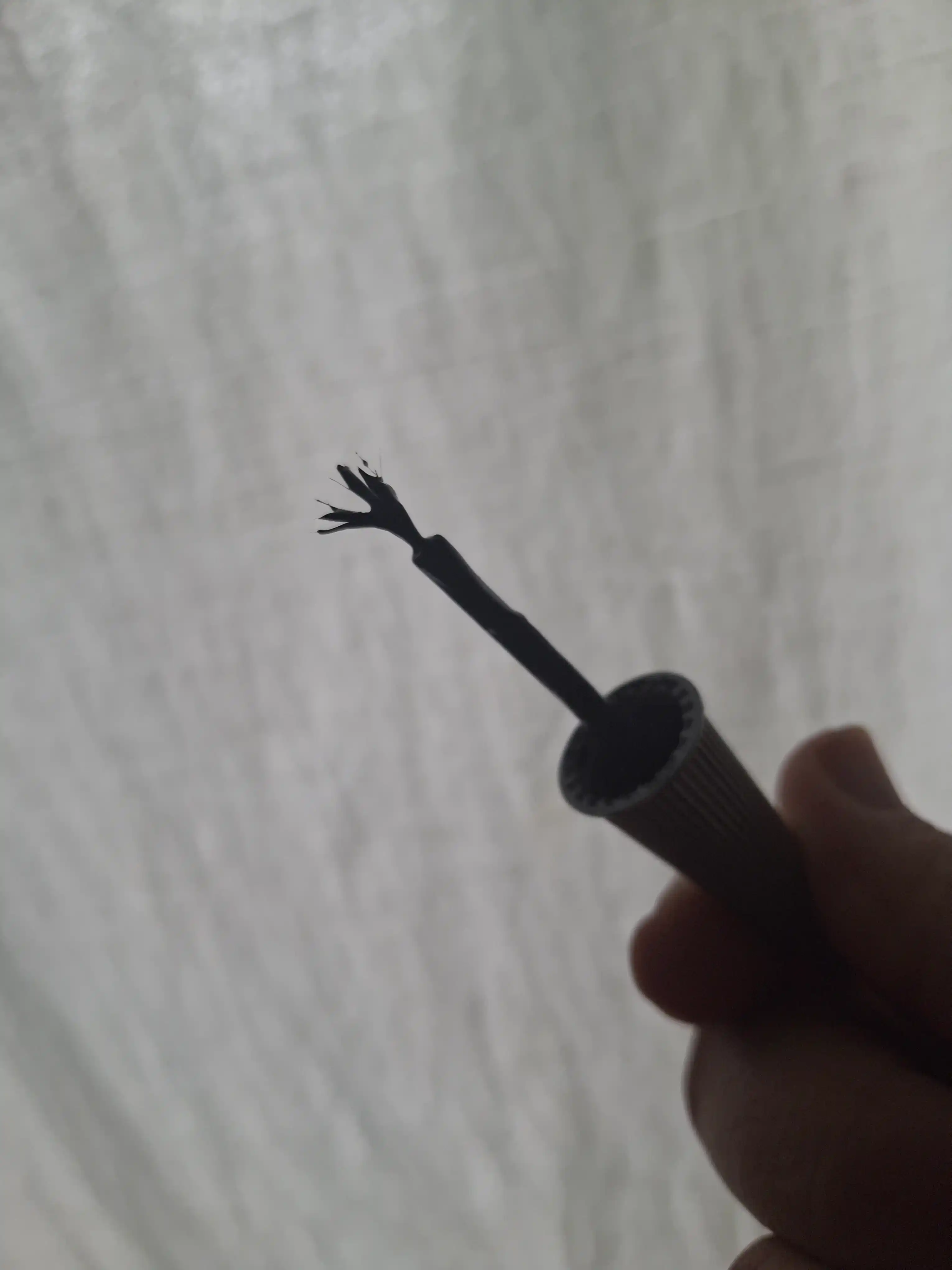 Kipriklarni o‘stirish uchun suvga chidamli yelim, 12 ml