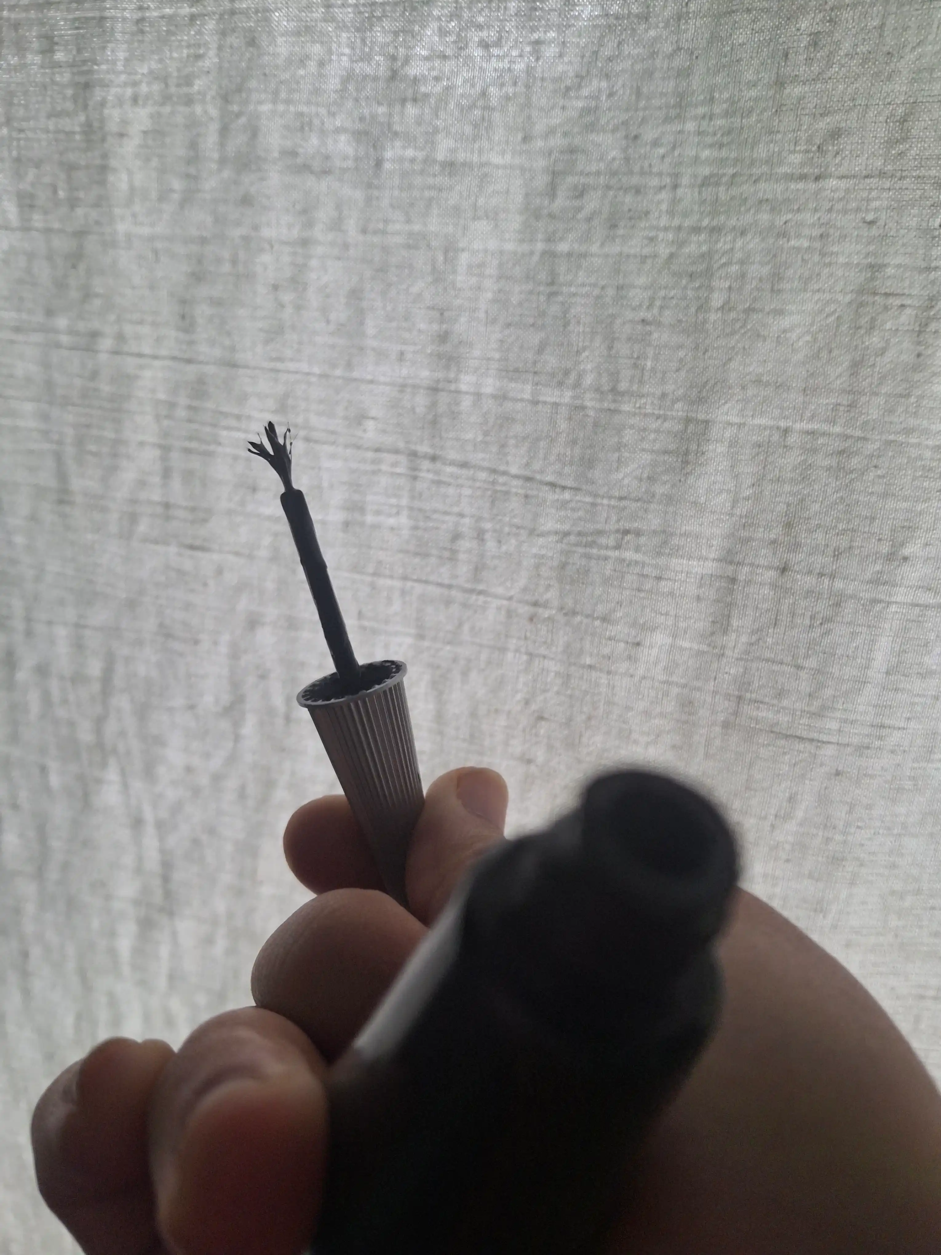 Kipriklarni o‘stirish uchun suvga chidamli yelim, 12 ml