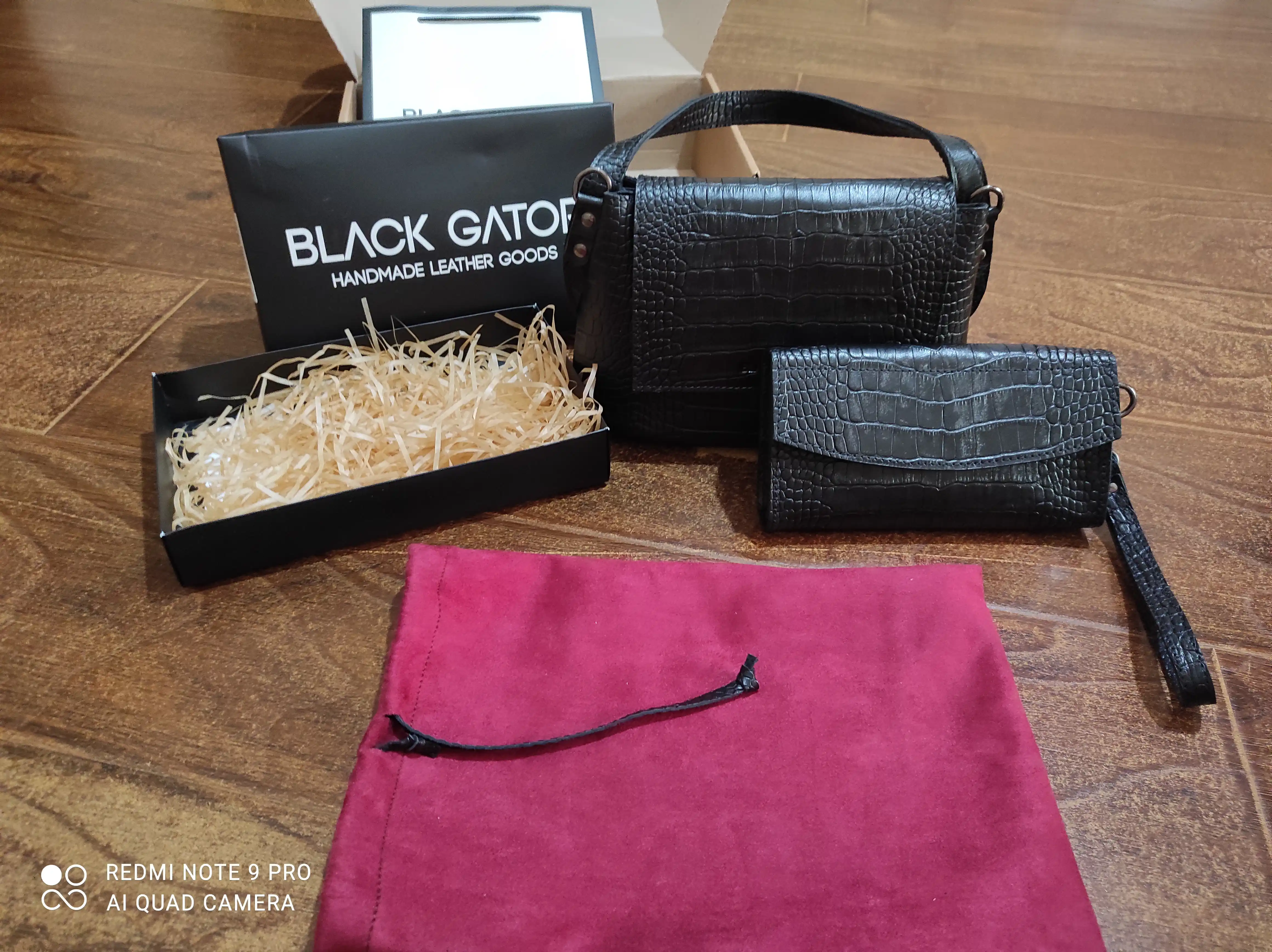 Ayollar sumkasi tabiiy charmdan Black Gator