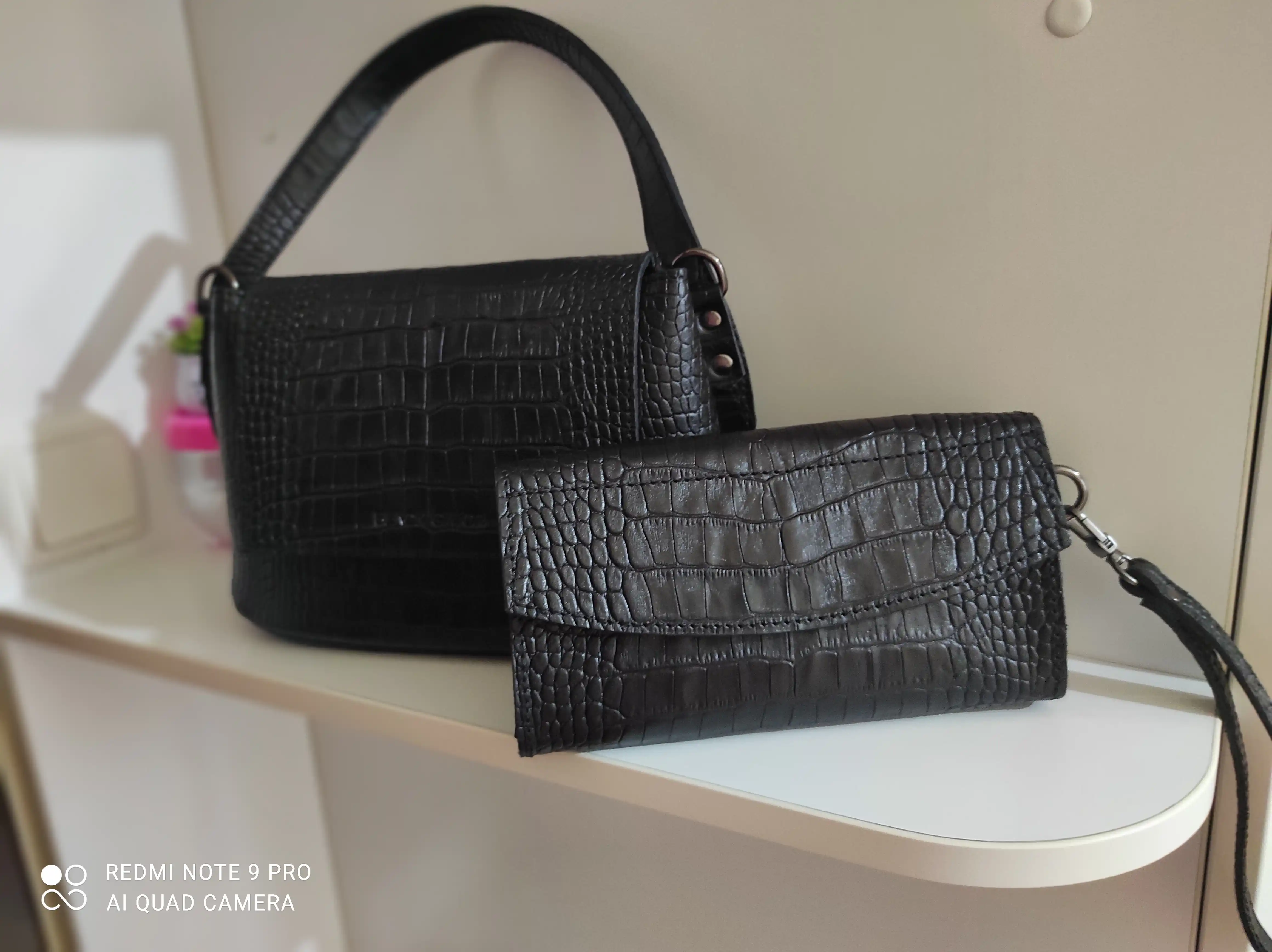Ayollar sumkasi tabiiy charmdan Black Gator