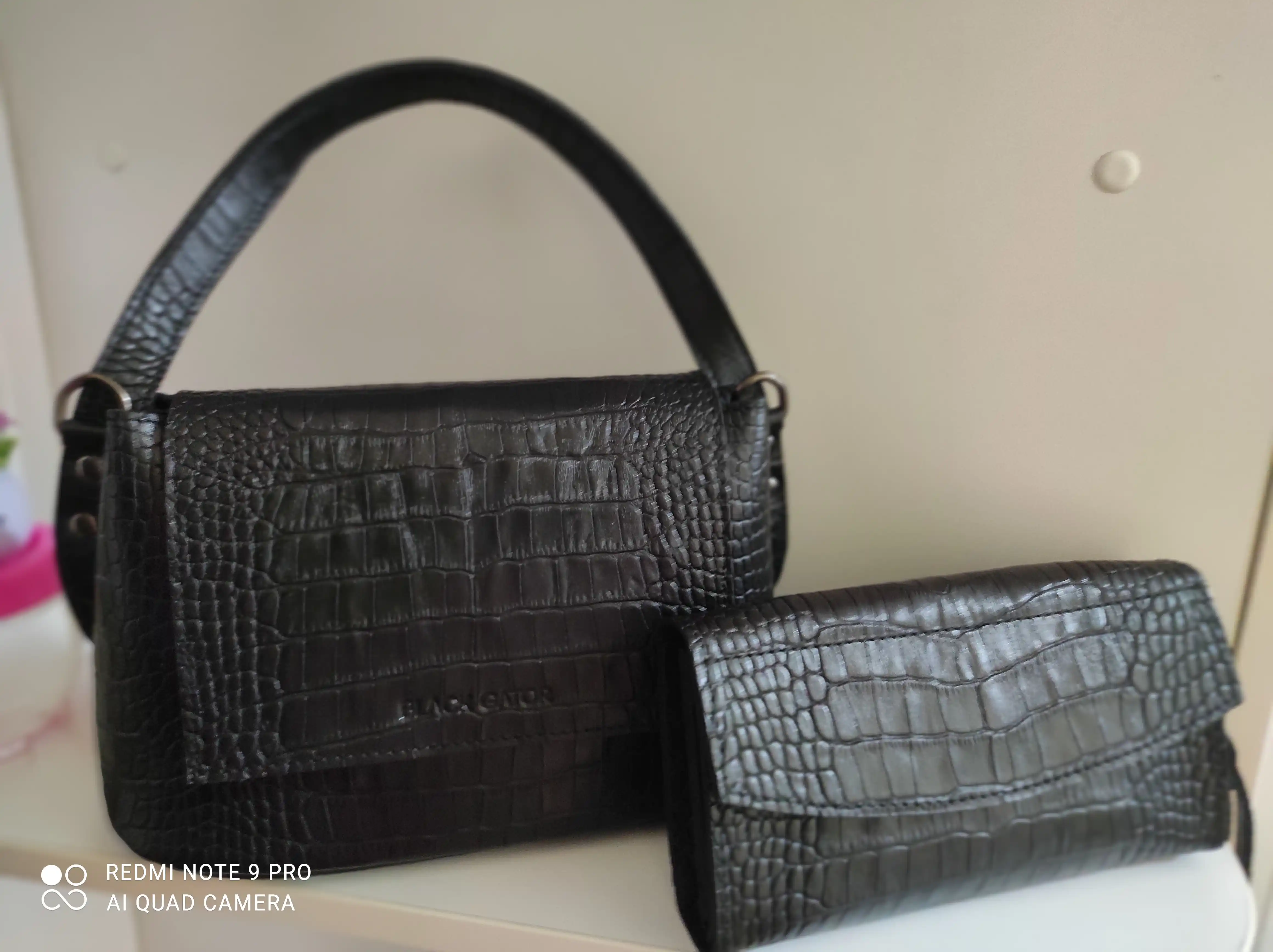 Ayollar sumkasi tabiiy charmdan Black Gator