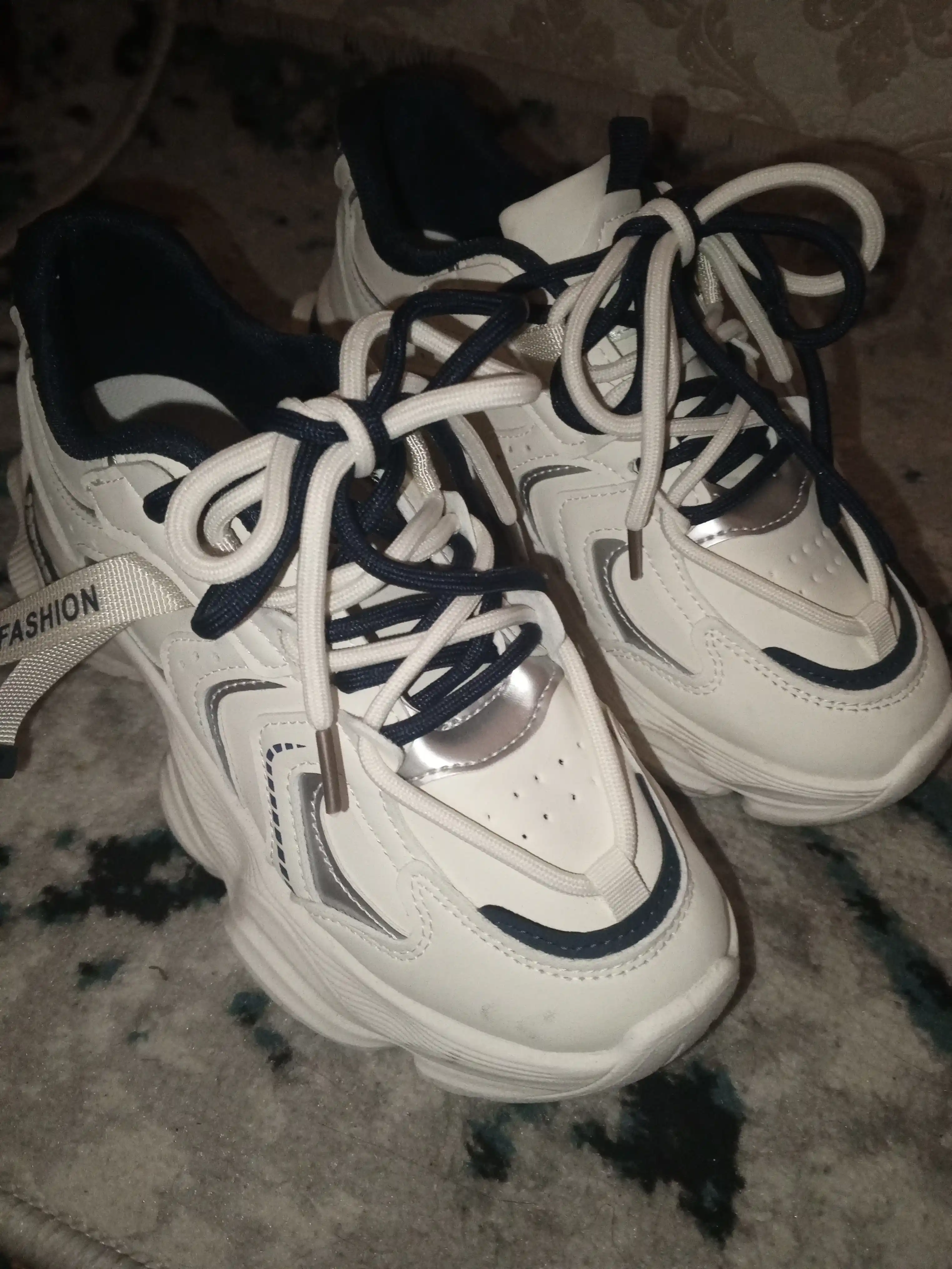 Ayollar uchun kuz va qishki krossovkalar, o‘lchamlari 35-40