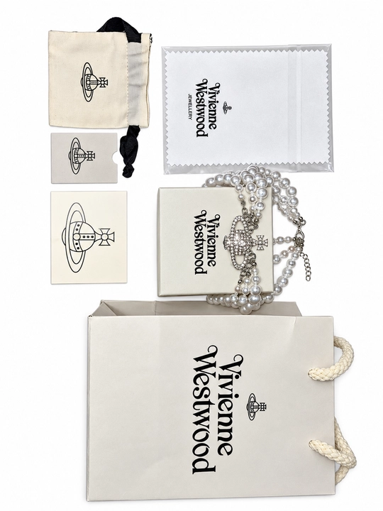 Стильное чёрное колье в эстетике Vivienne Westwood