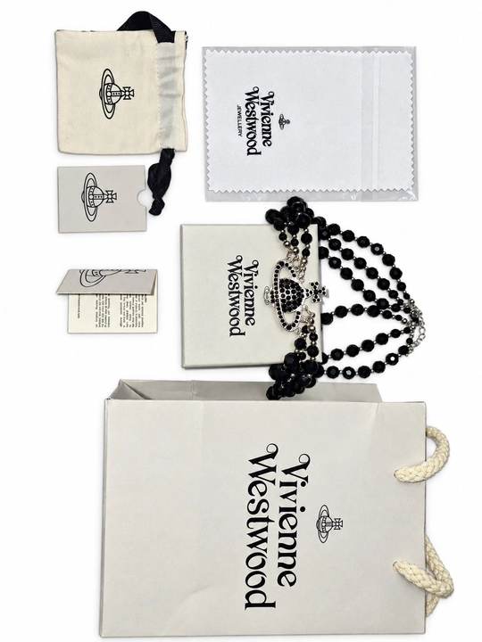 Стильное чёрное колье в эстетике Vivienne Westwood