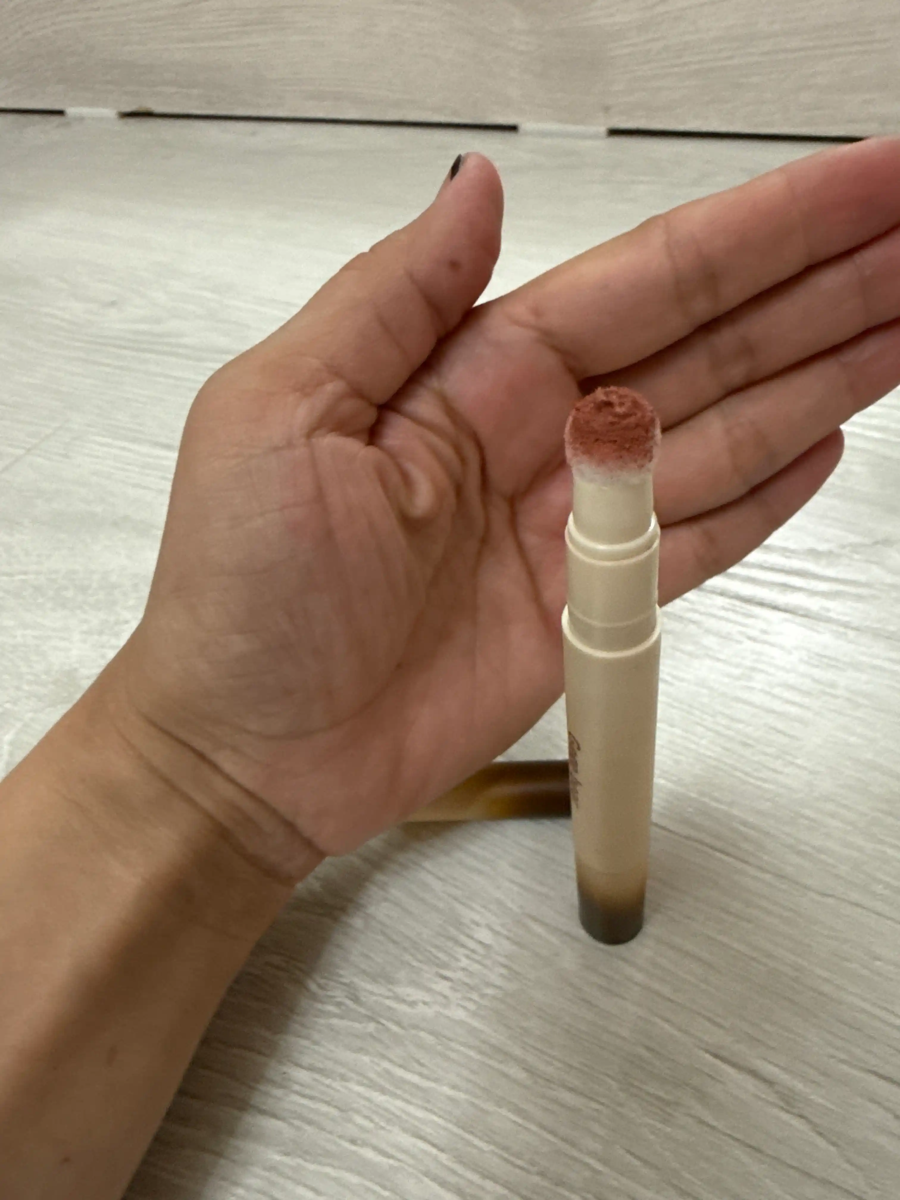 Lab bo’yog’i (nude soyali / nude rangli) 1 dona