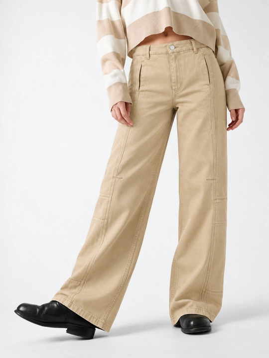 Ayollar uchun keng jinsi shim, bej denim, cho‘ntakli, dekorativ chokli, S–XL