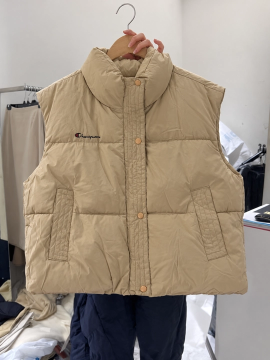 Ayollar uchun qaviqli jilet, baland yoqali cho‘ntakli nimcha, yengsiz kurtka, S, M, L, XL