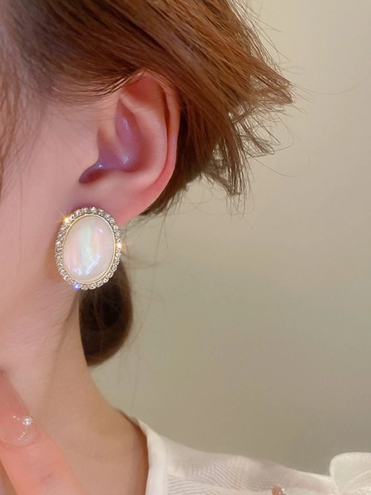 Серьги для женщин красивые и легкие