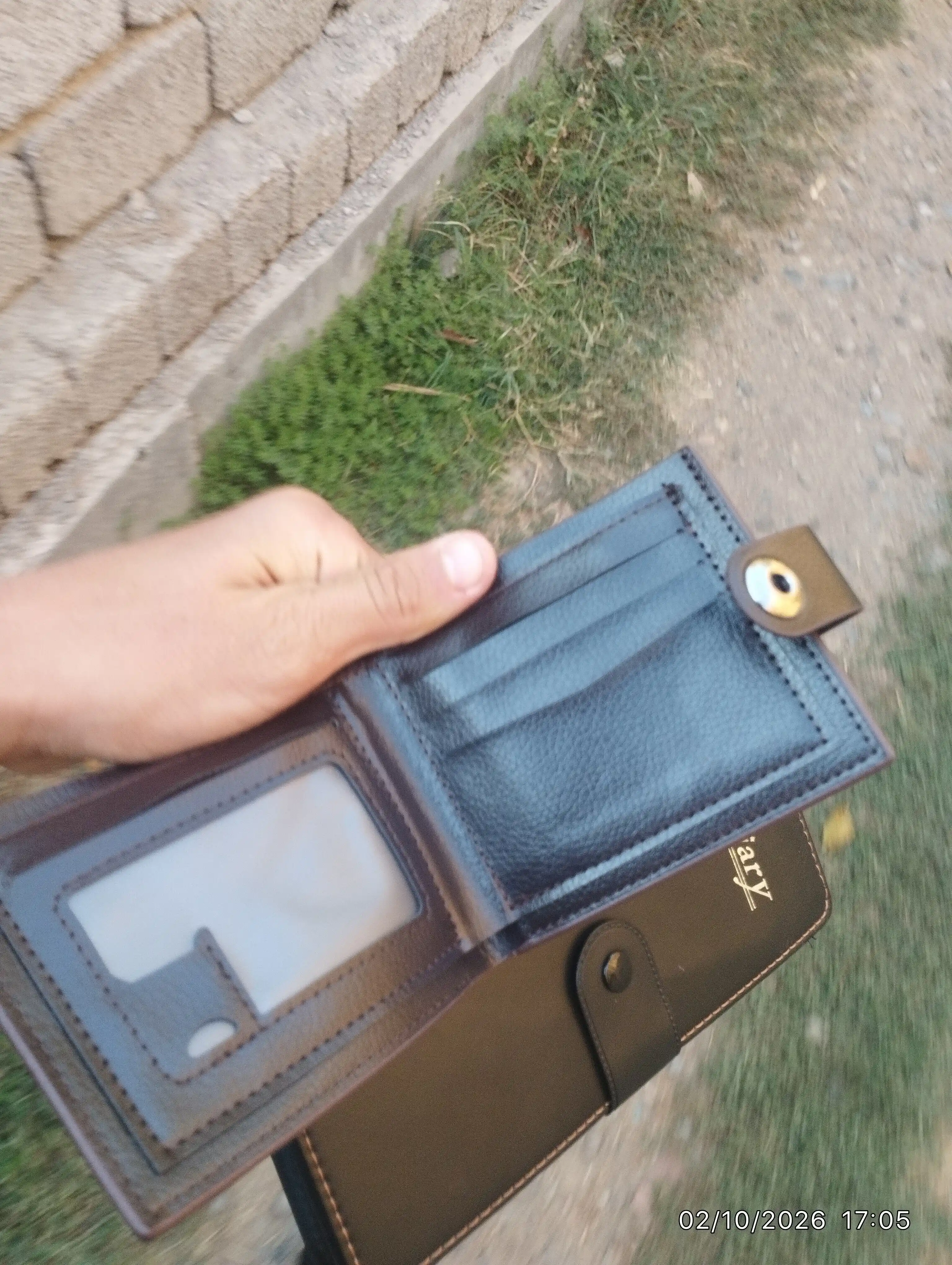 Erkaklar hamyoni, portmone, tugmali qulflash eko charm kashelek, o'lcham 12 * 10 sm