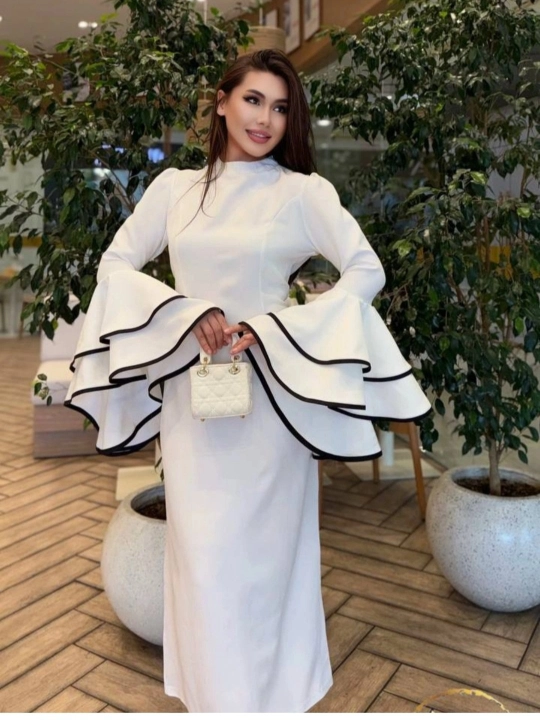 Ayollar uchun oq uzun ko‘ylak, keng yengli, nafis va elegant libos - 