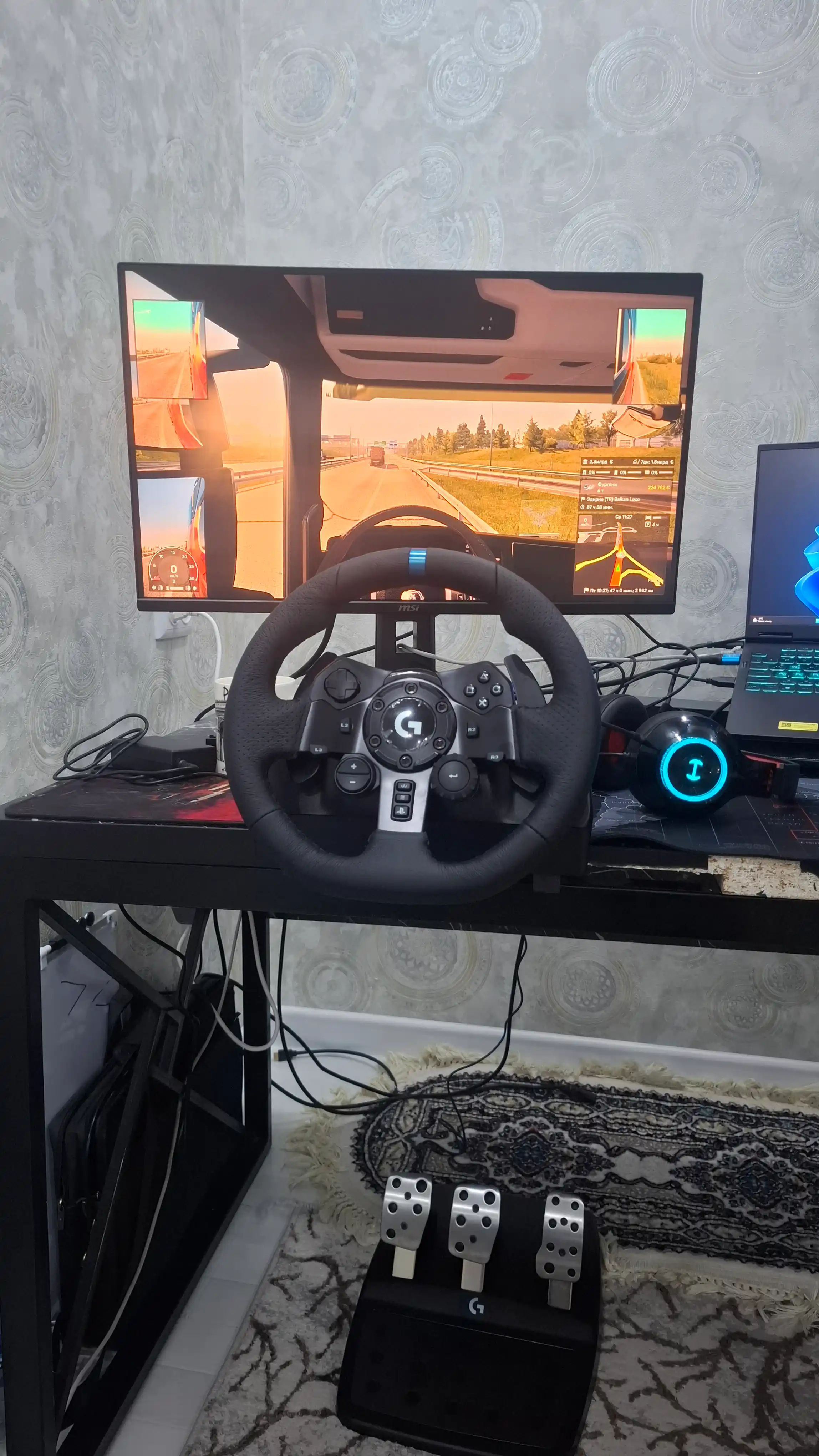 Logitech G923 Driving realistik Force Feedback tizimiga ega yangi avlod o‘yin ruli