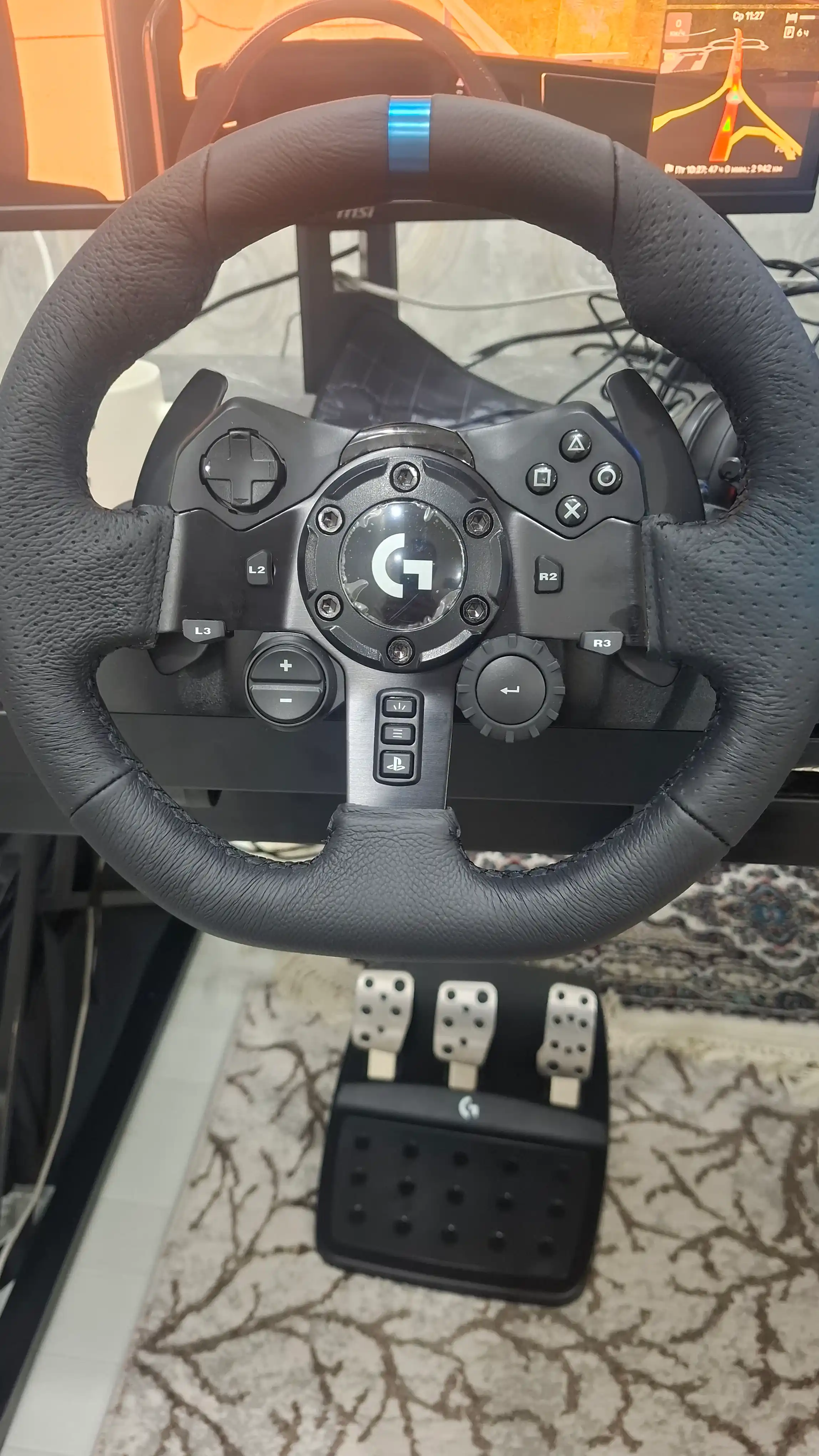 Logitech G923 Driving realistik Force Feedback tizimiga ega yangi avlod o‘yin ruli