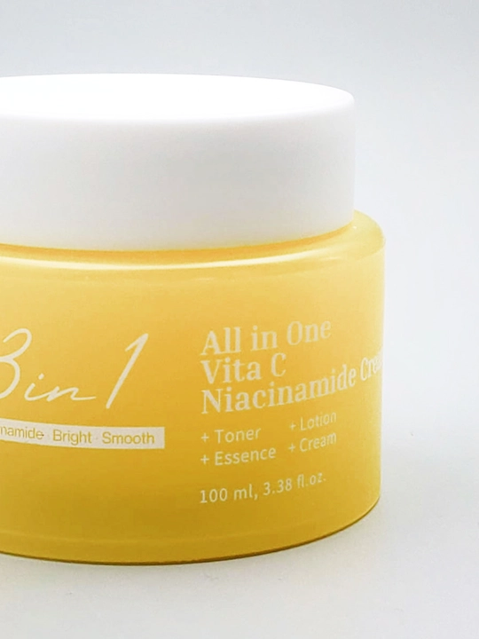 3 в 1 All in One Vita C Niacinamide Cream — крем для лица с витамином C и ниацинамидом