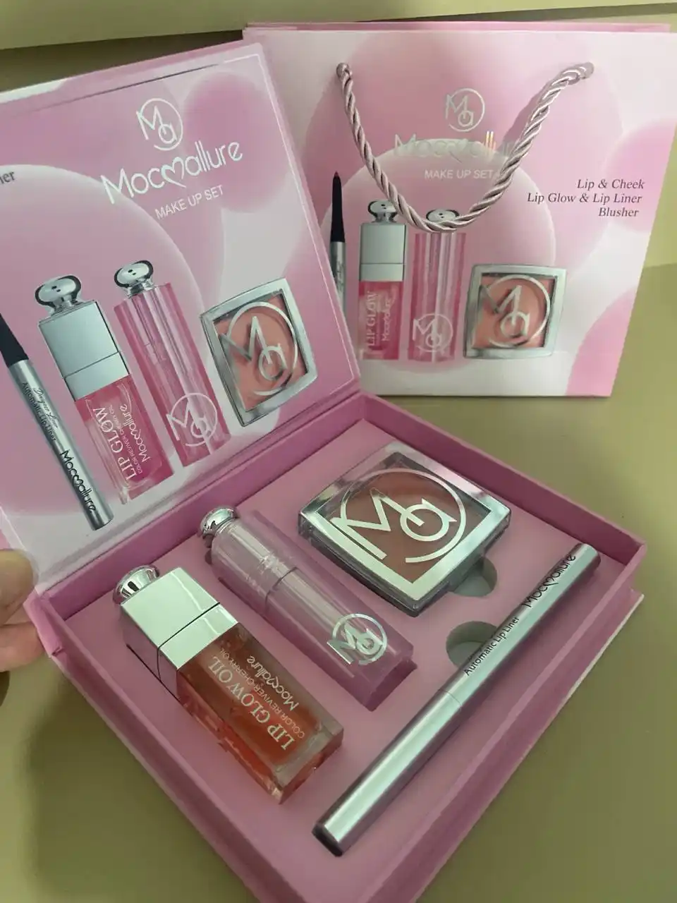 Moccallure Косметический набор – помада, блеск для губ, карандаш для губ и румяна