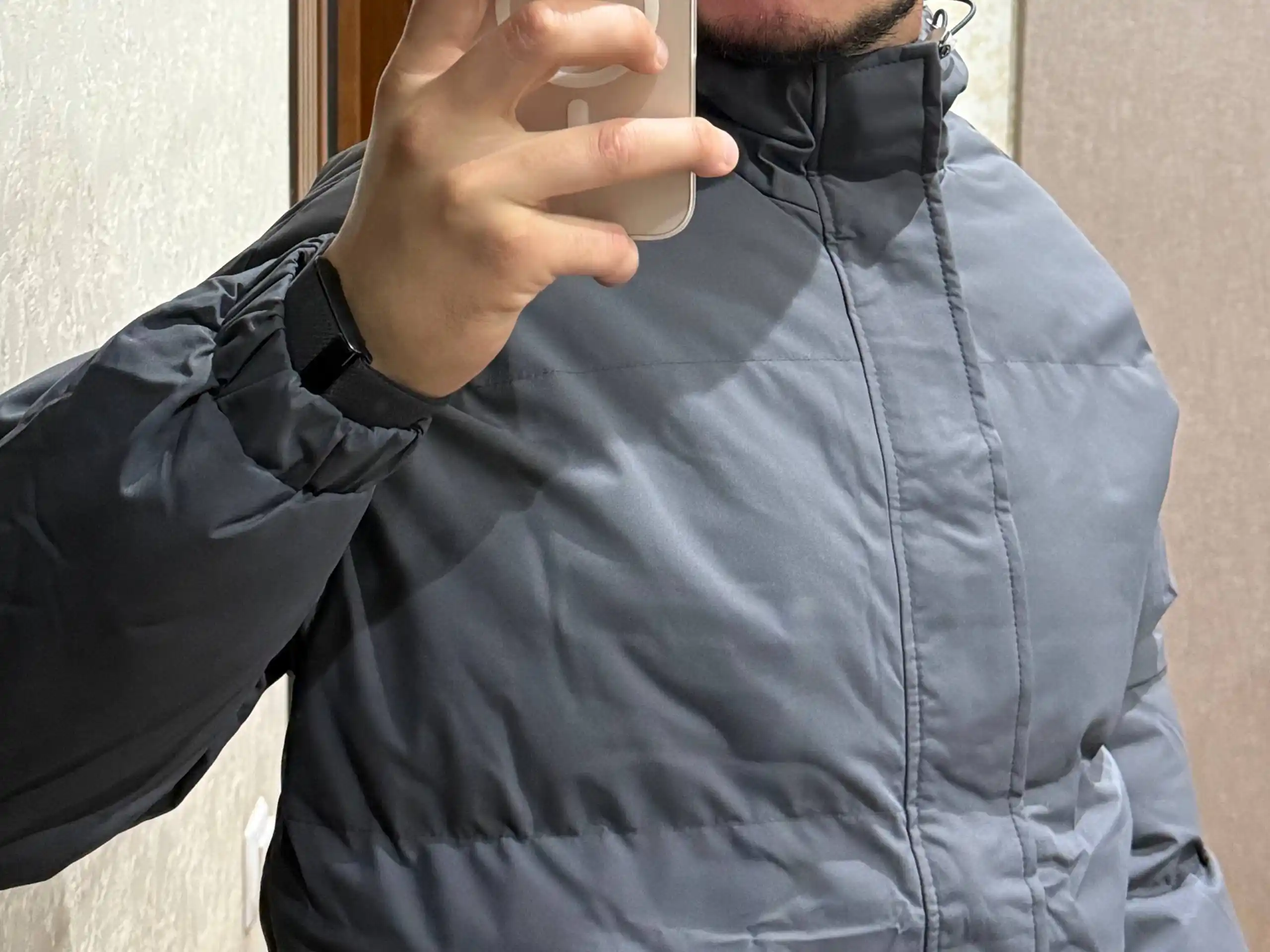Erkaklar uchun qishki issiq kurtka kapyushonli, qalin, fermuarli
