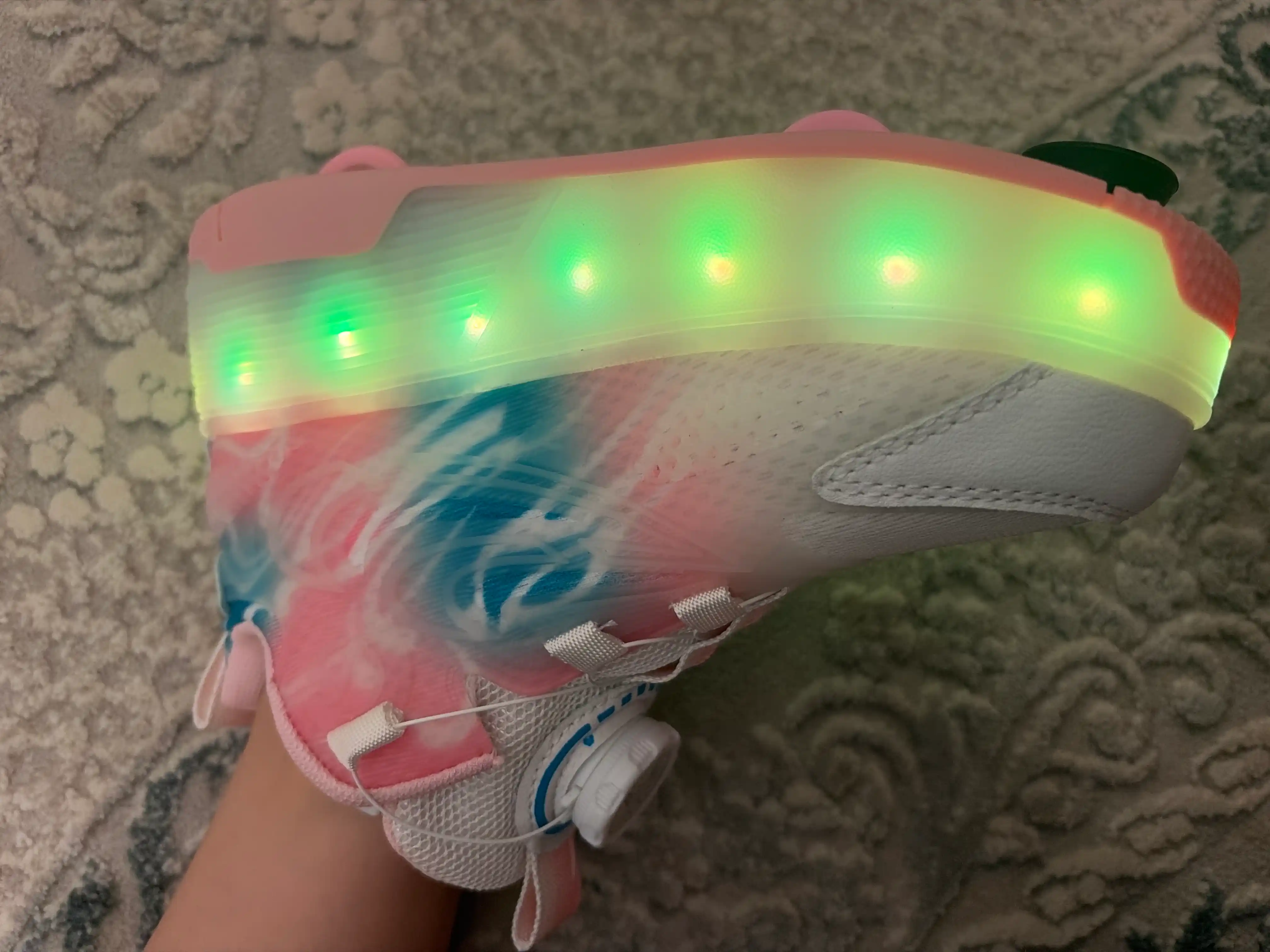 LED rolikli krossovkalar