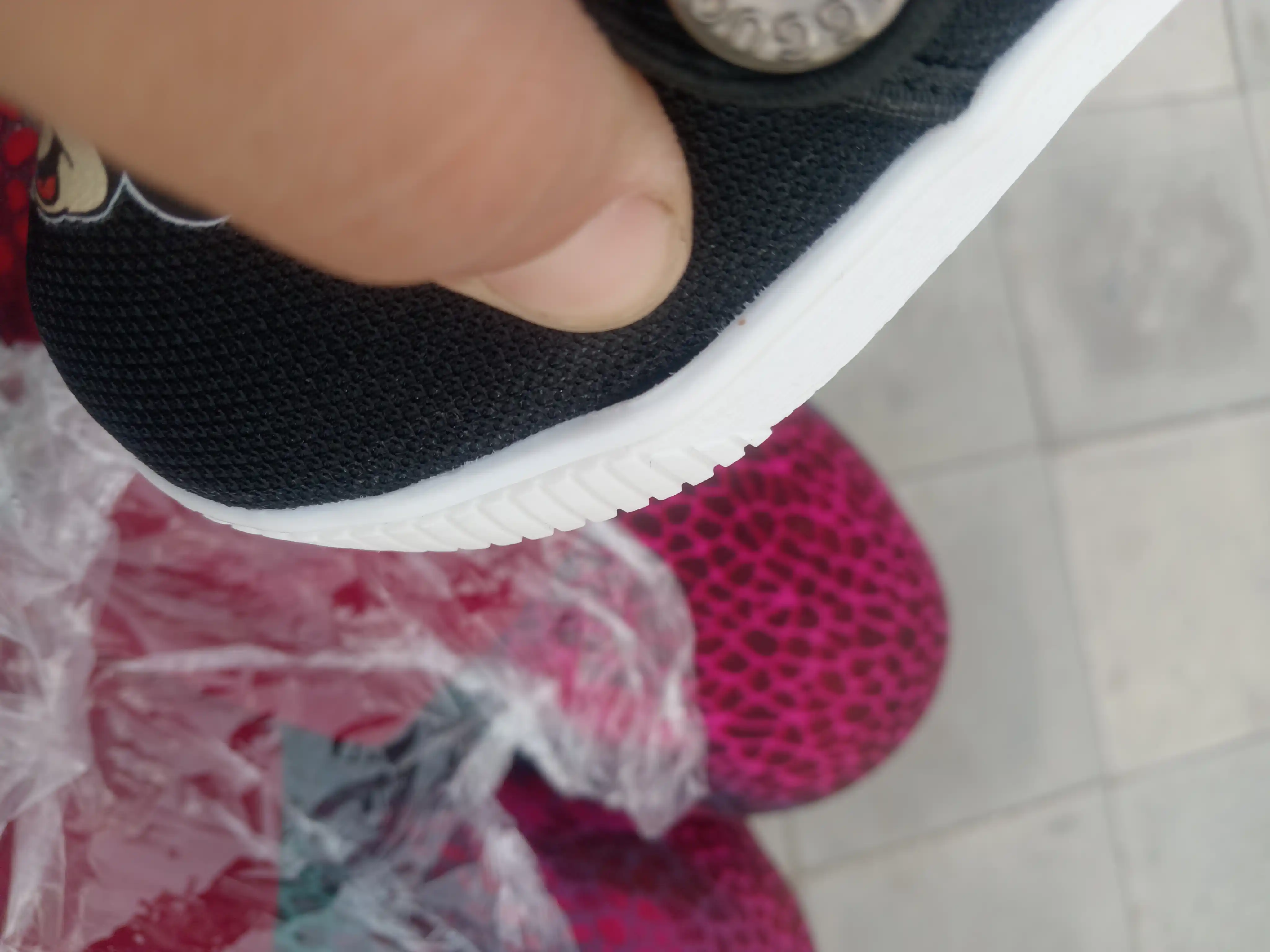 Yosh bolalar va qizlar krossovkalari