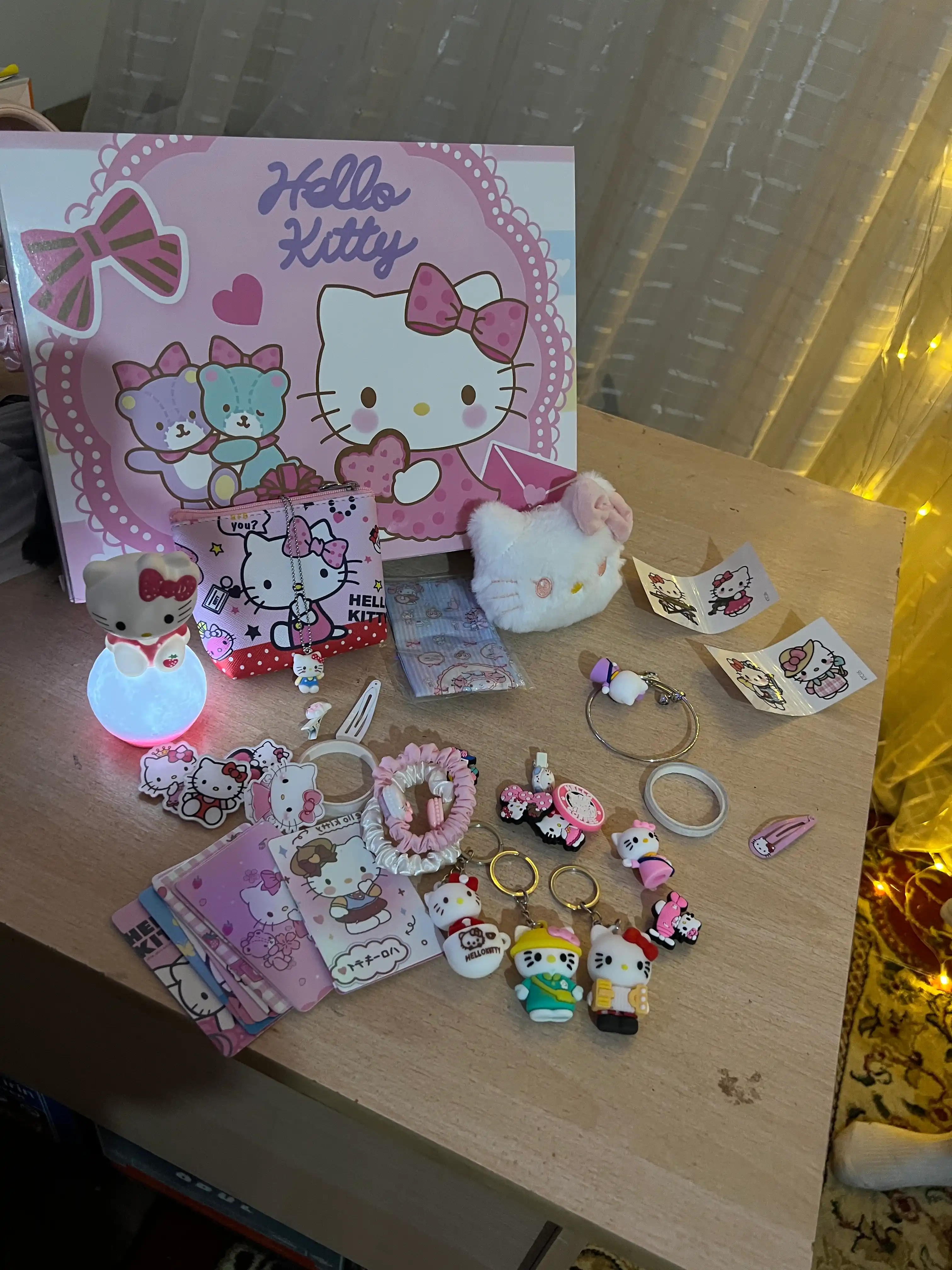 Advent taqvimi, qizlar va o‘g‘il bolalar uchun o‘yinchoqlar Kuromi, Hello Kitty, Stitch, Huntrix, Minecraft