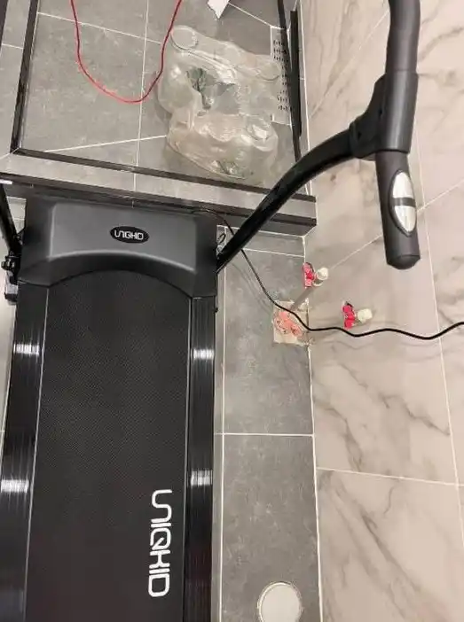 Elektrik yugurish yo‘lakchasi UNIQKID M2, 12 km/soatgacha, 130 kg gacha