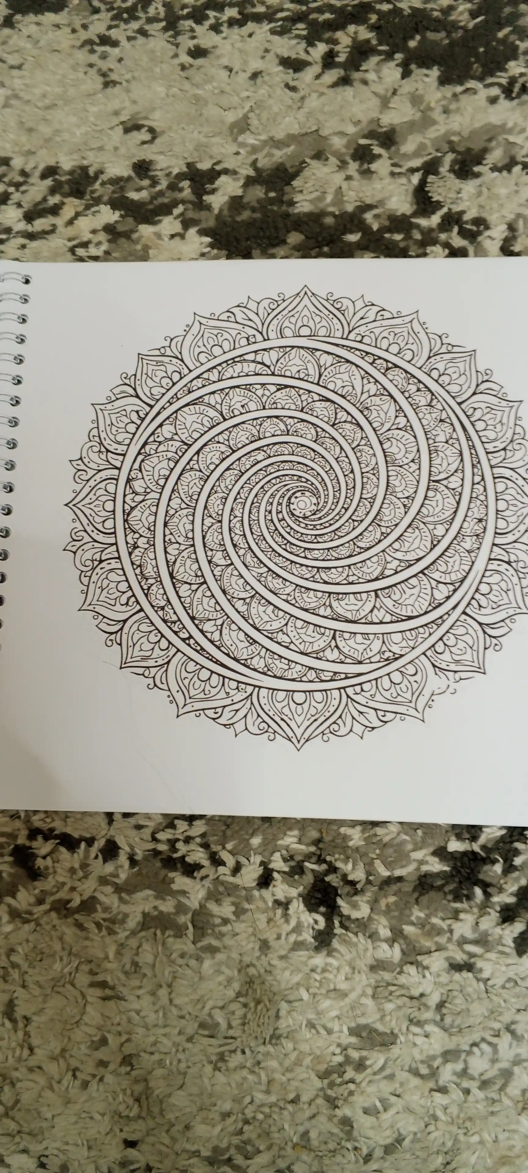 Mandala antistress bo‘yash kitobi spiral muqova