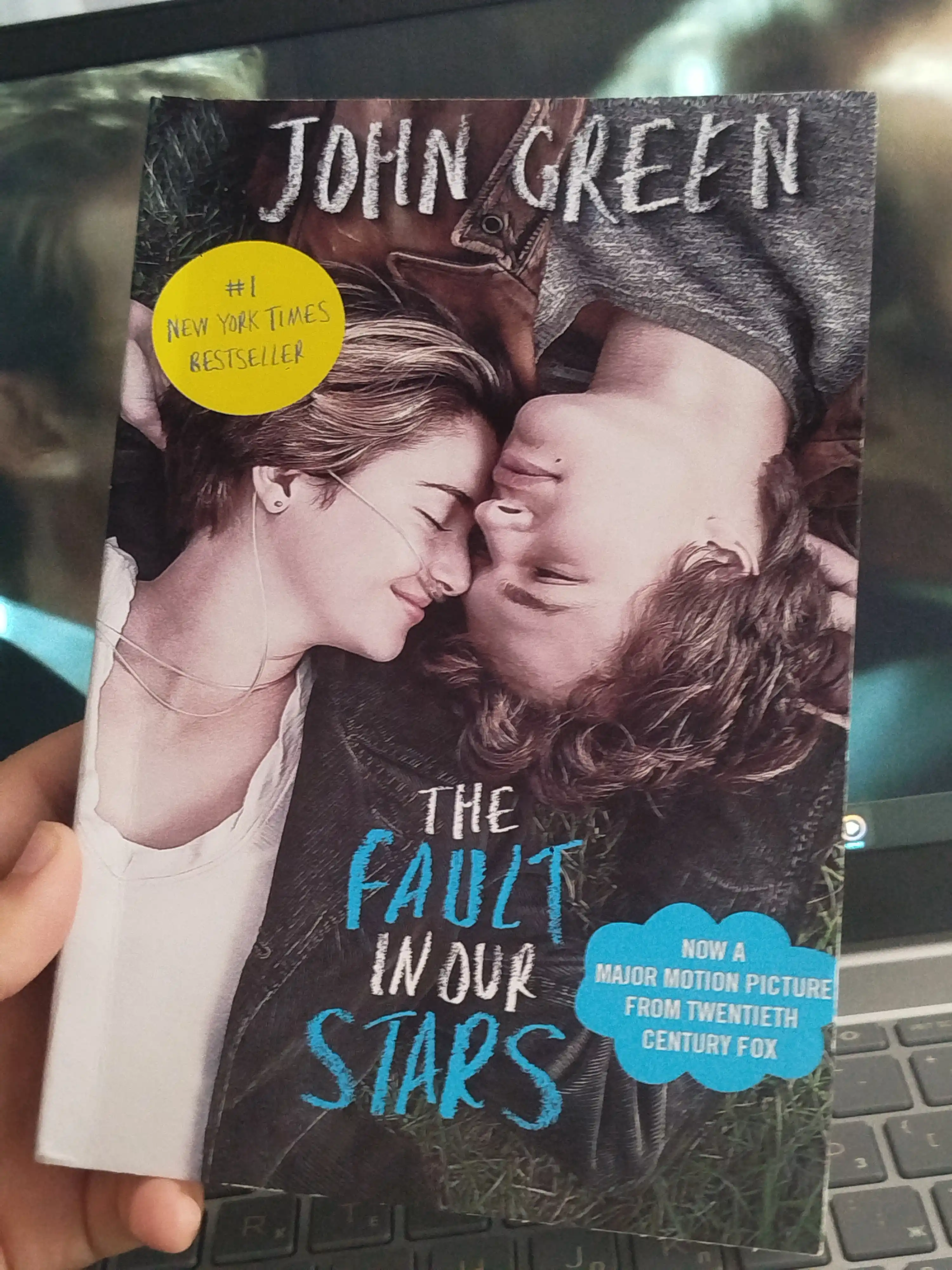 Kitob The fault in our stars, John Green, ingliz tilida