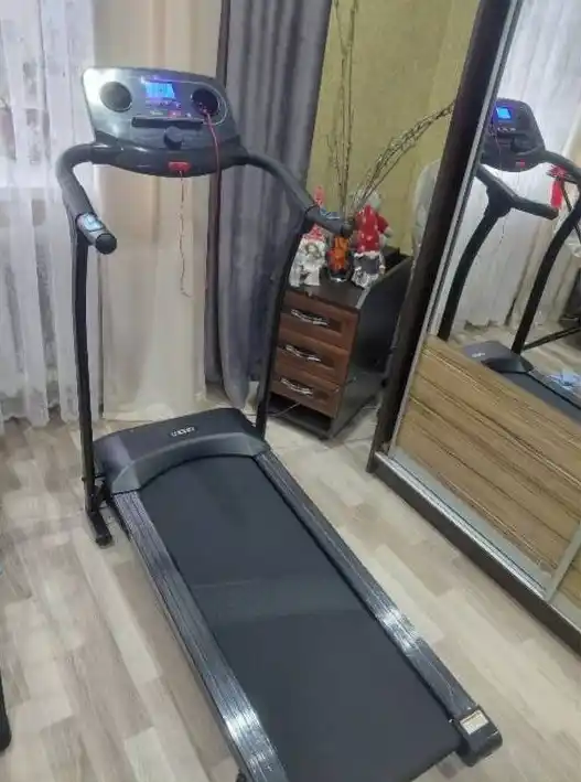Elektrik yugurish yo‘lakchasi UNIQKID M2, 12 km/soatgacha, 130 kg gacha