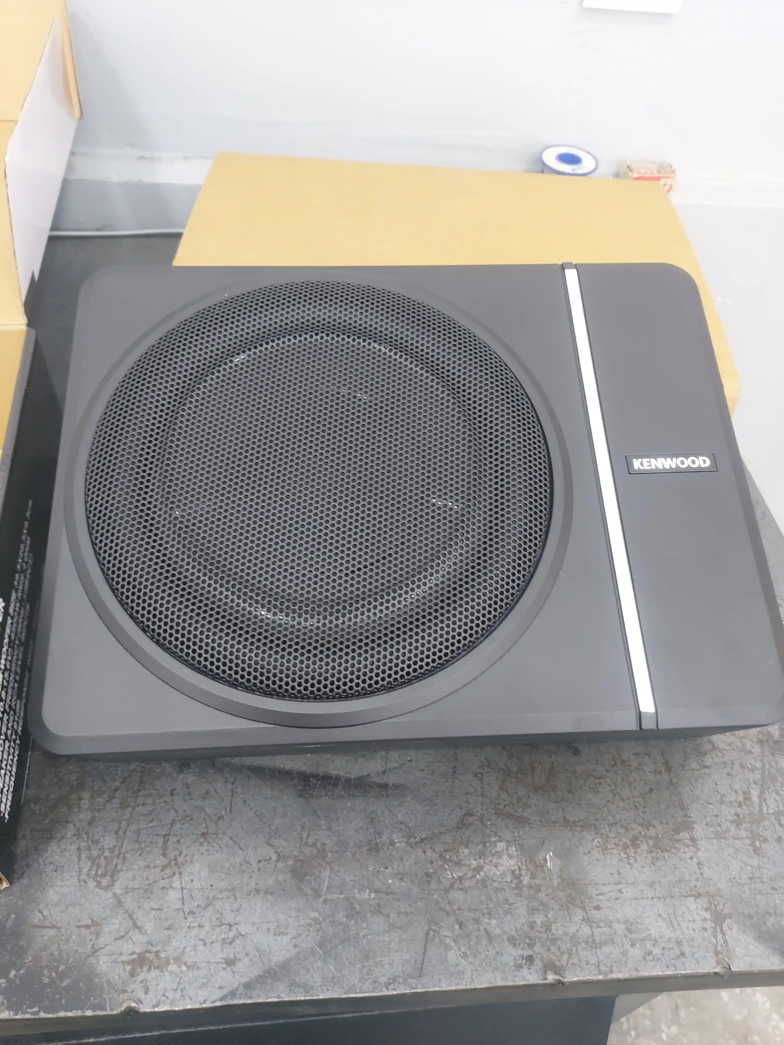 KENWOOD PS-W10 10″ 4500W активный сабвуфер в компактном Slim корпусе