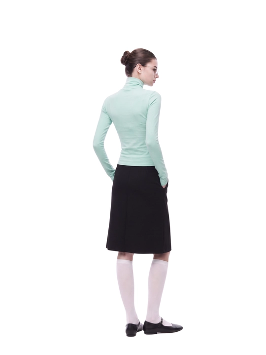 MIYO Ayollar uchun baland yoqali longsleeve, yopishib turuvchi bazaviy top