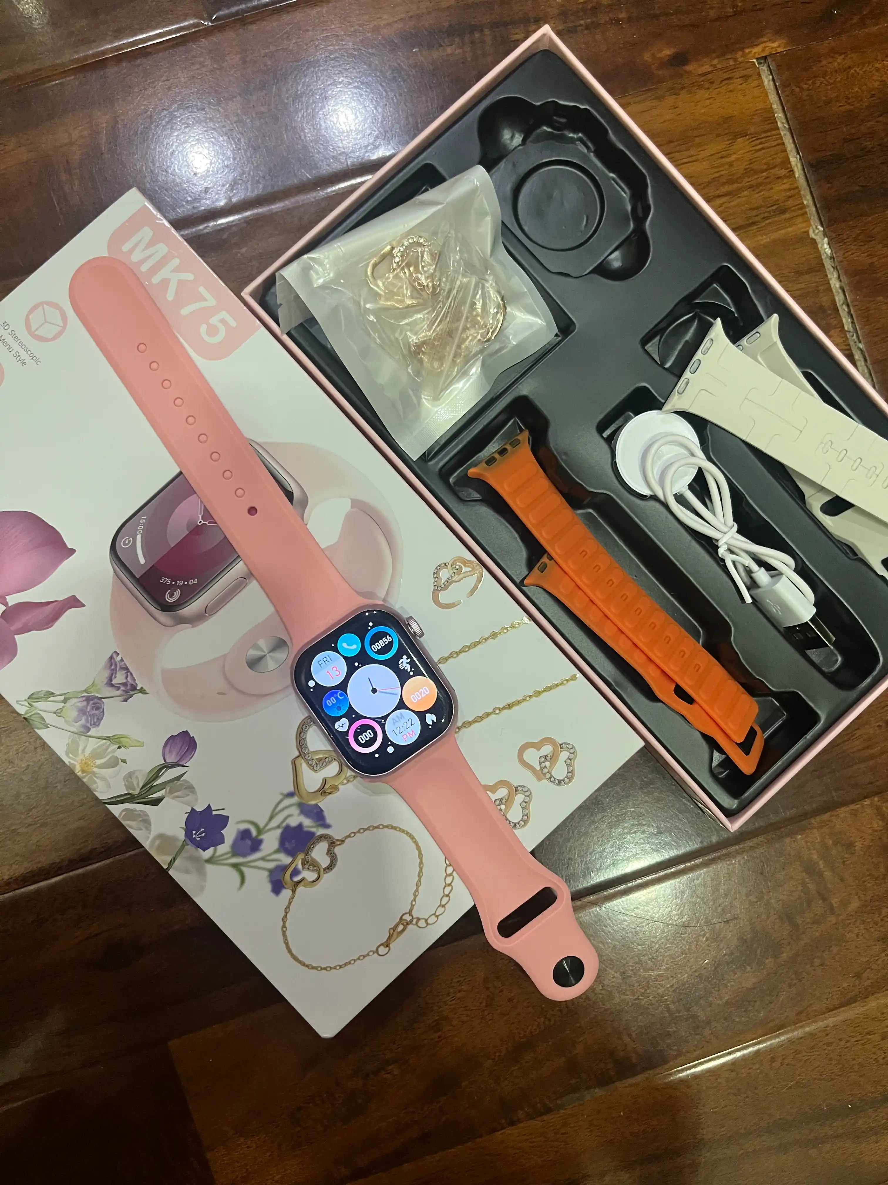 Smart Watch MK75 ayollar aqlli soati + taqinchoqlar sovg'a to'plami 3 xil remeshogi bilan