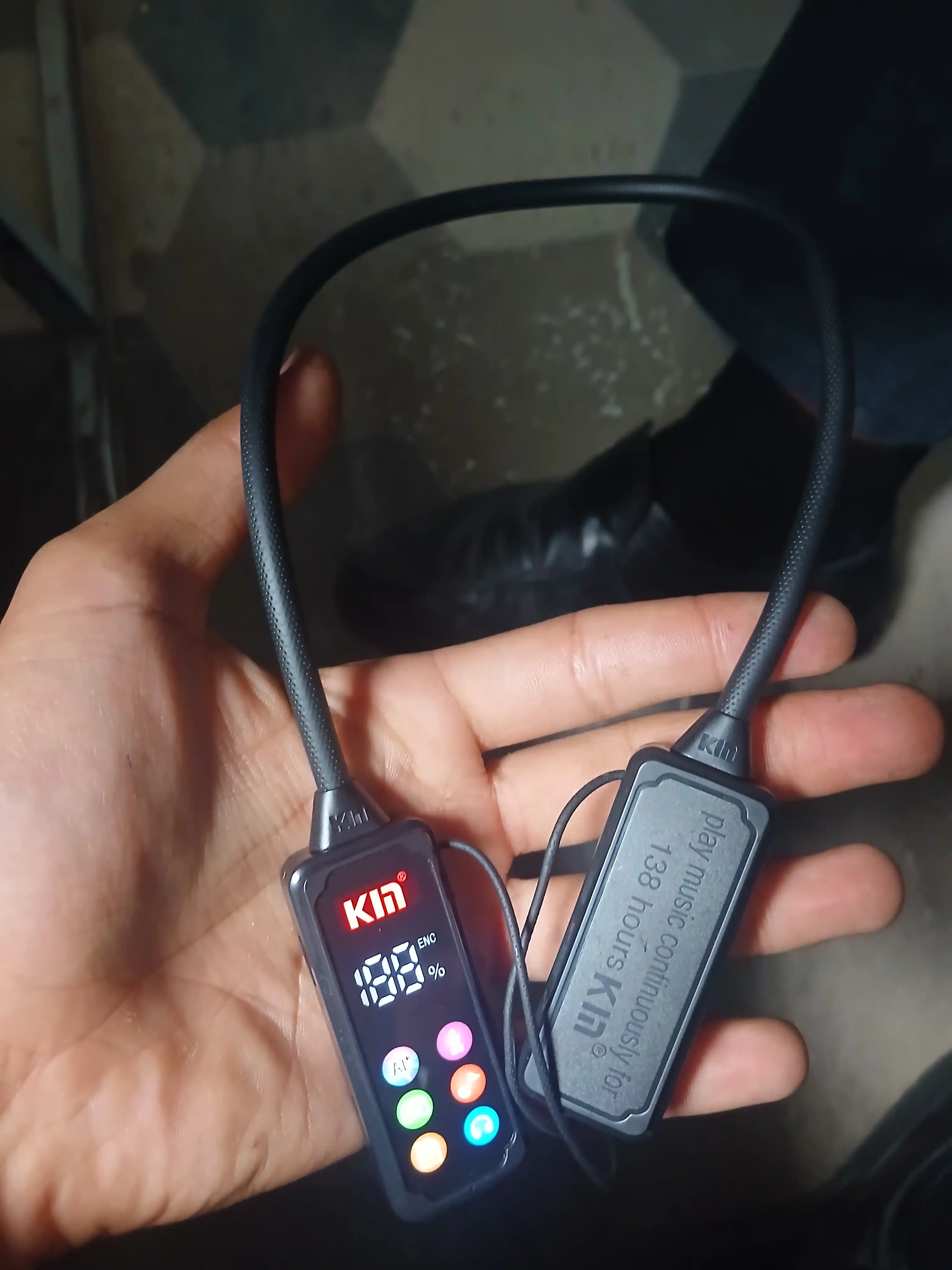 Bo'yinli simsiz quloqchin KIN KL101 ENC mikrofon TF karta 1100 mAh batareya