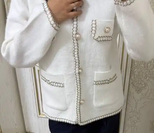 Ayollar uchun yumshoq kardigan, marvarid tugmali va zanjir bezakli, One Size