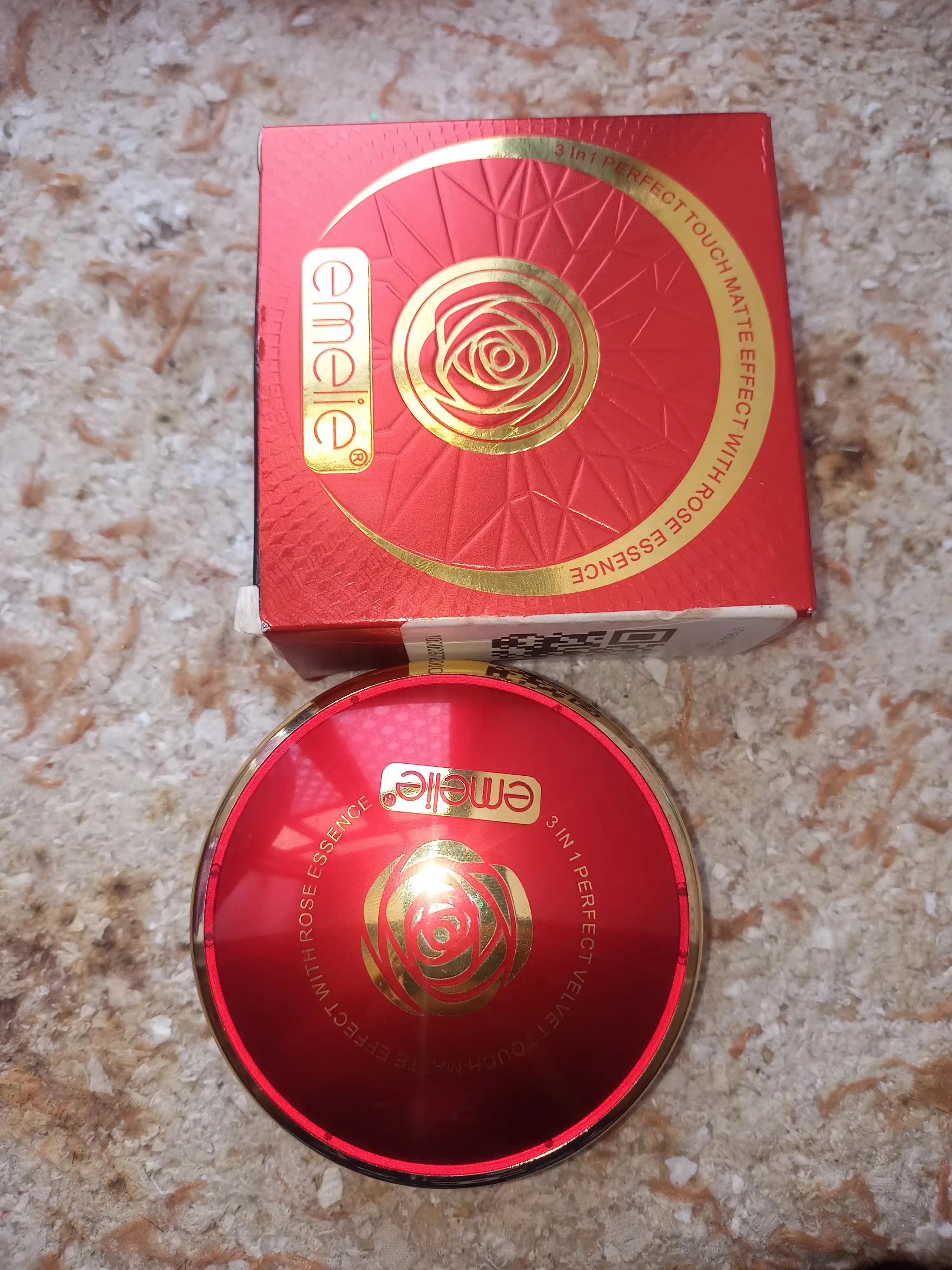 Emelie Professional Mattifying Face Powder — Pudra, yog‘ni yutuvchi yuz uchun upa