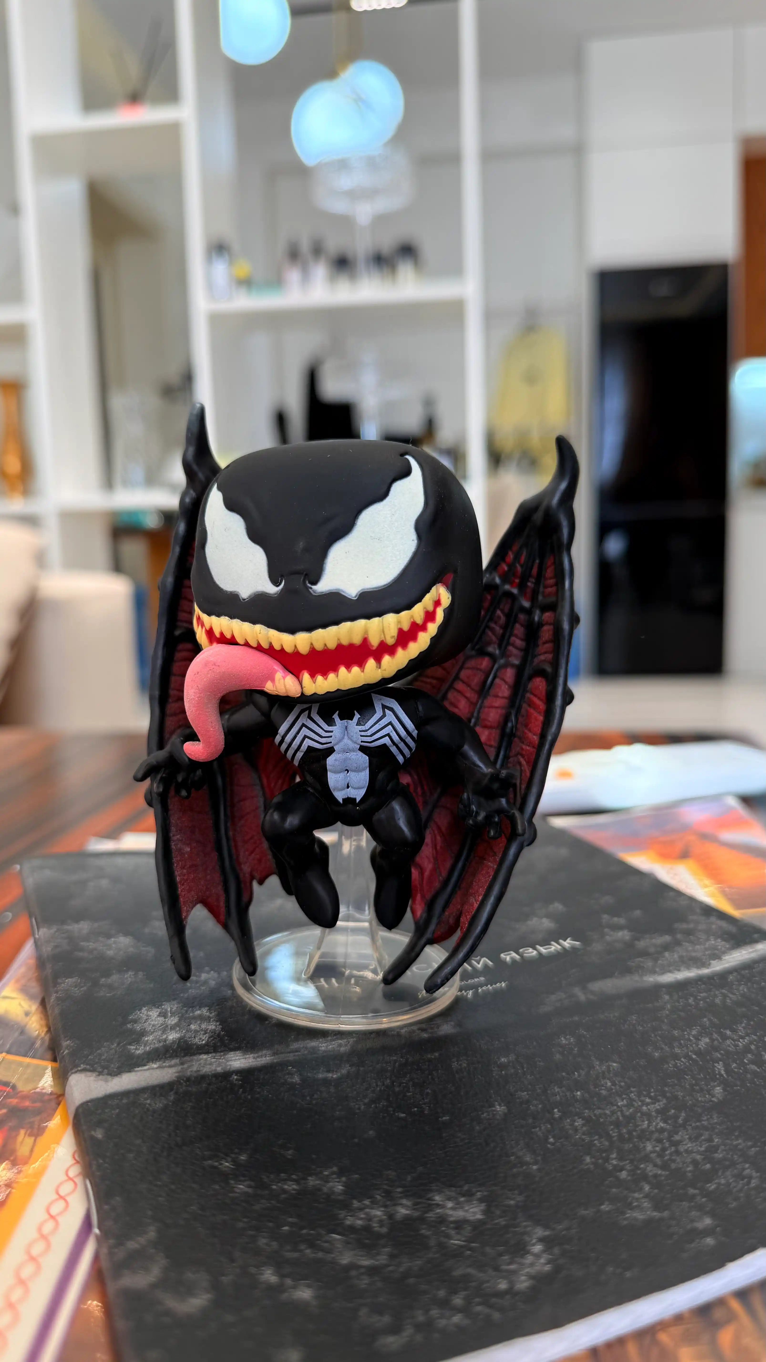 Funko POP vinil kolleksion figuralari, himoya qutisi bilan