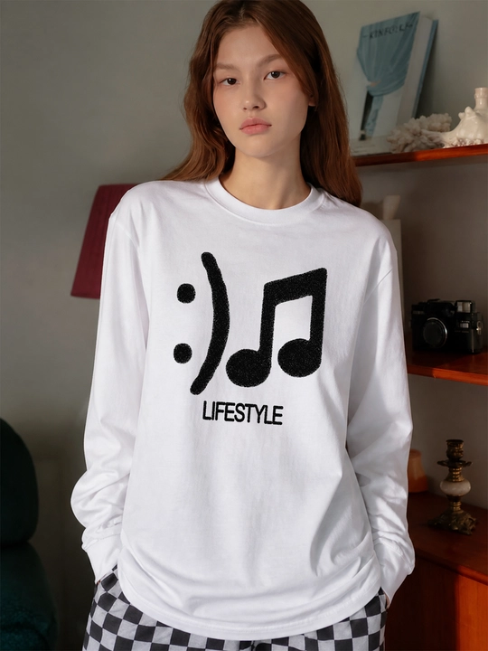 Oq LMBYT oversayz longslivi, Lifestyle musiqiy printi bilan