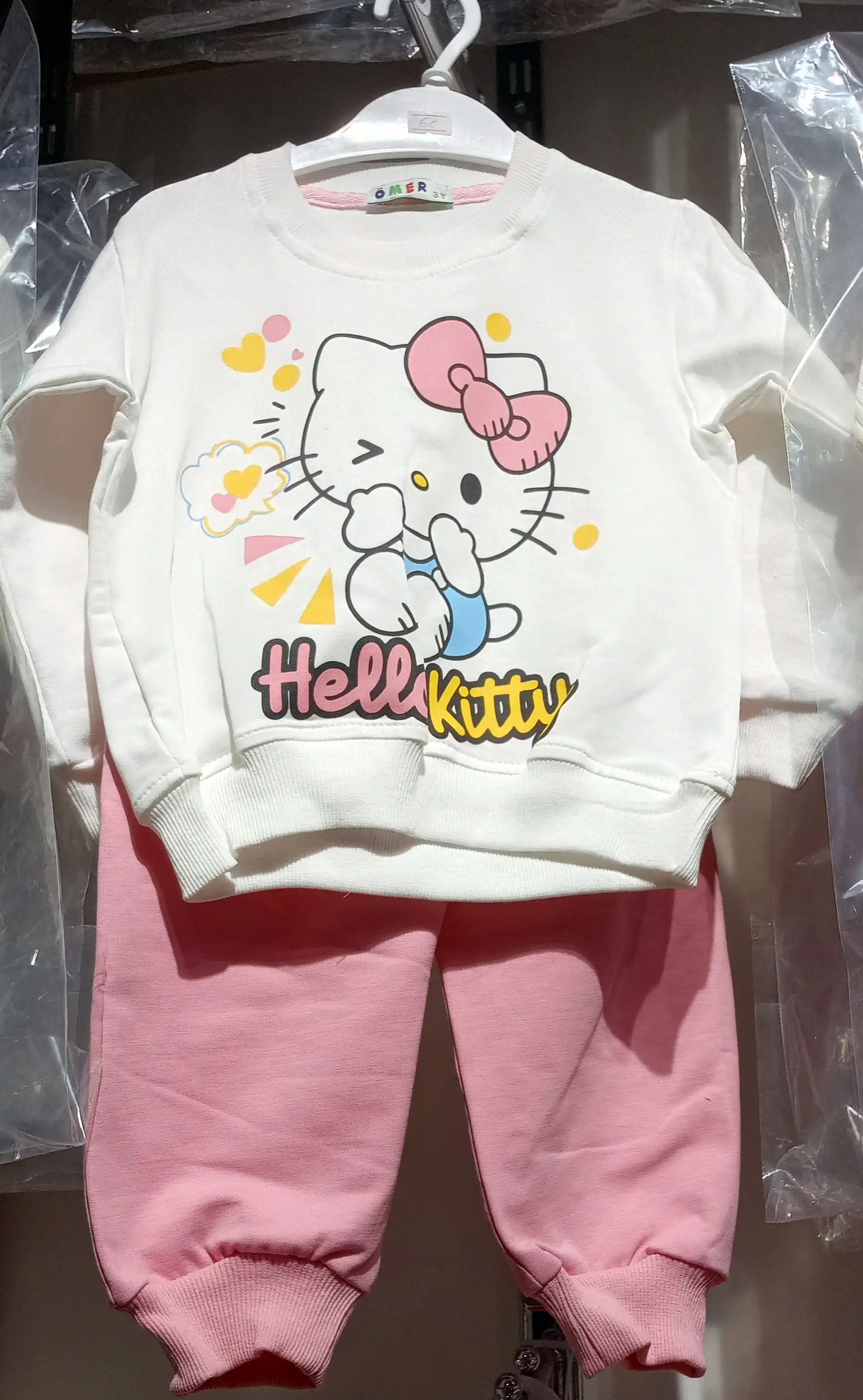 Комплект одежды Hello Kitty для девочек 1 года: розовые брюки и топ с принтом Kitty