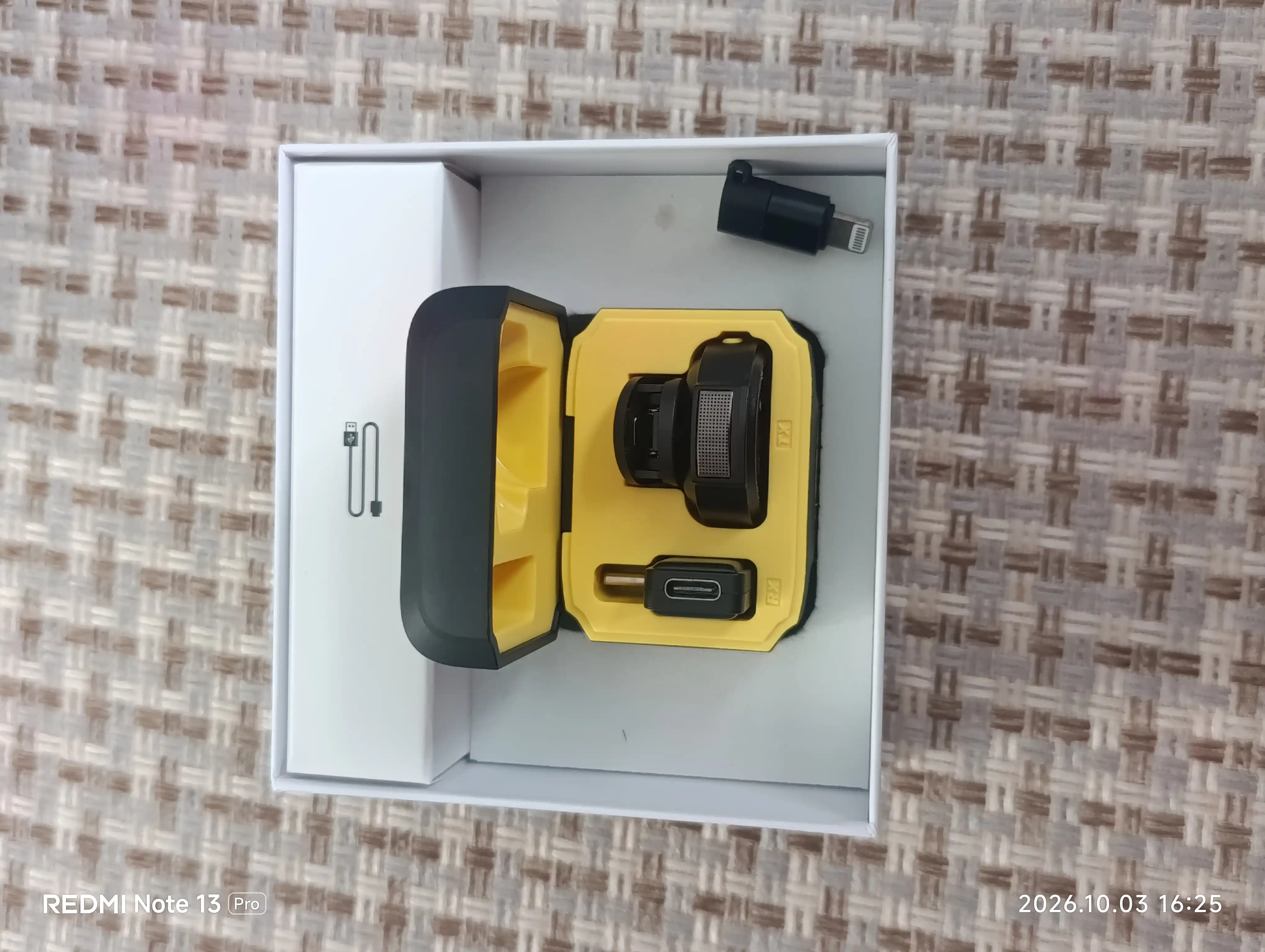 Simsiz petlichka mikrofon telefon uchun Type-C / Lightning, kontent va intervyu uchun