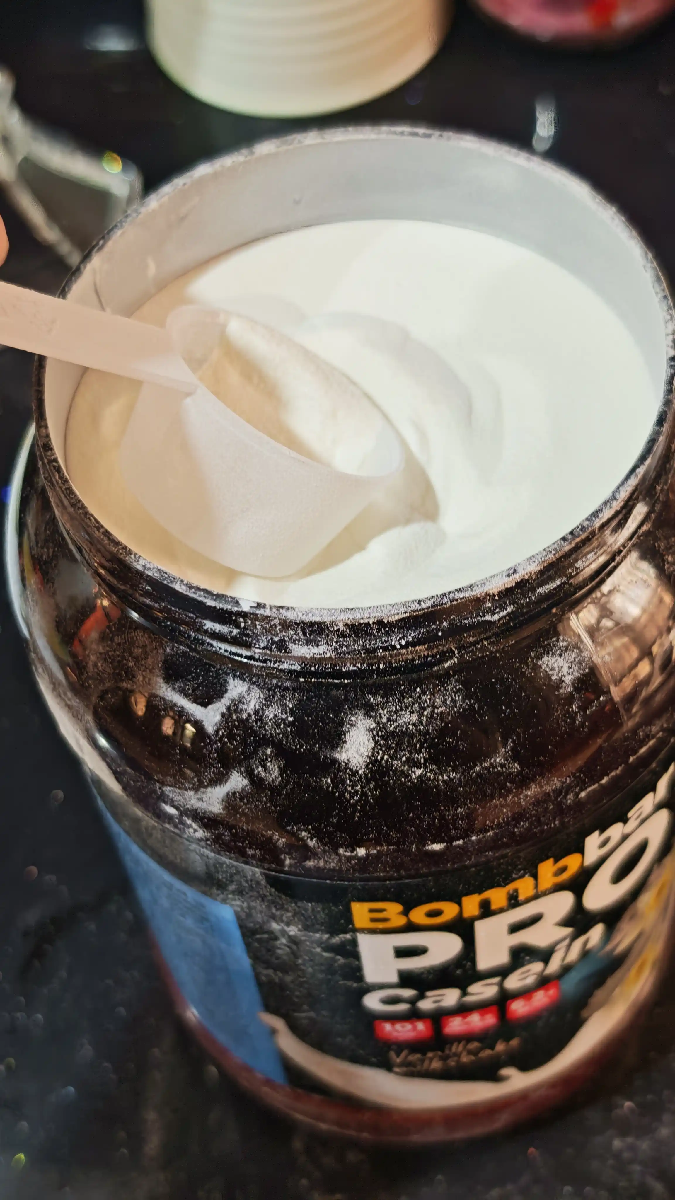 Kazein proteini Casein Bombbar, shakarsiz, 450 g / 900 g