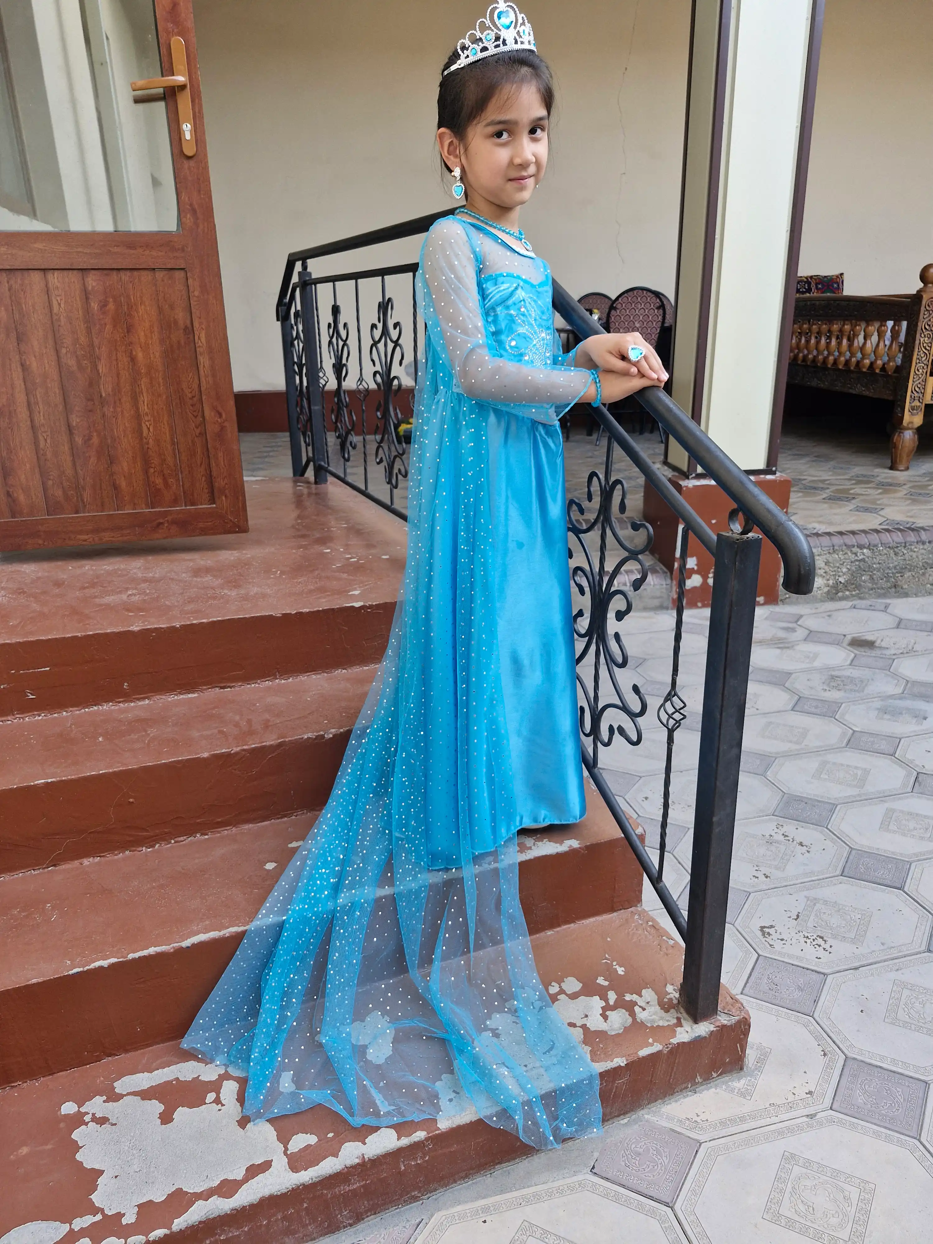 Qizlar uchun elza ko'ylak