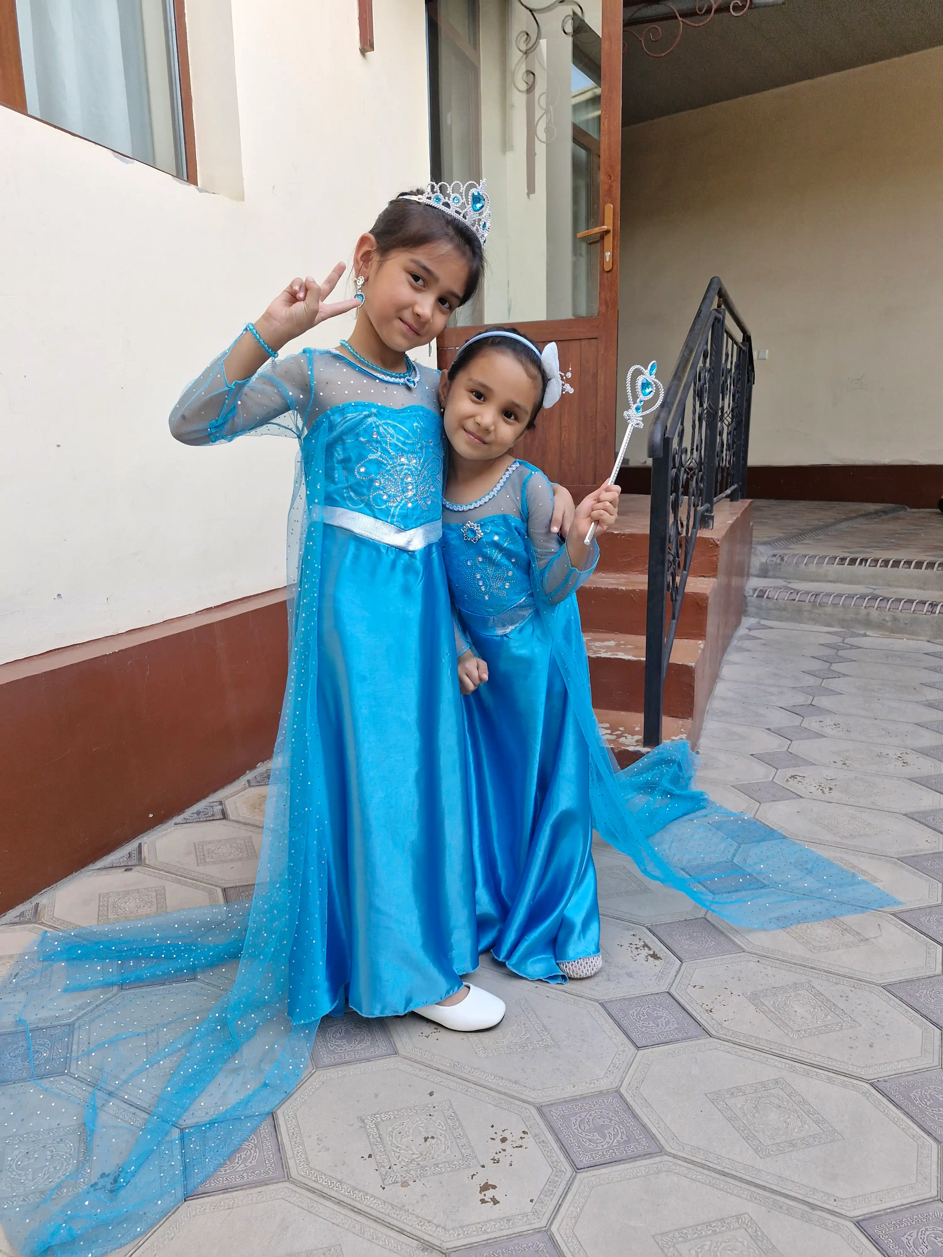 Qizlar uchun elza ko'ylak