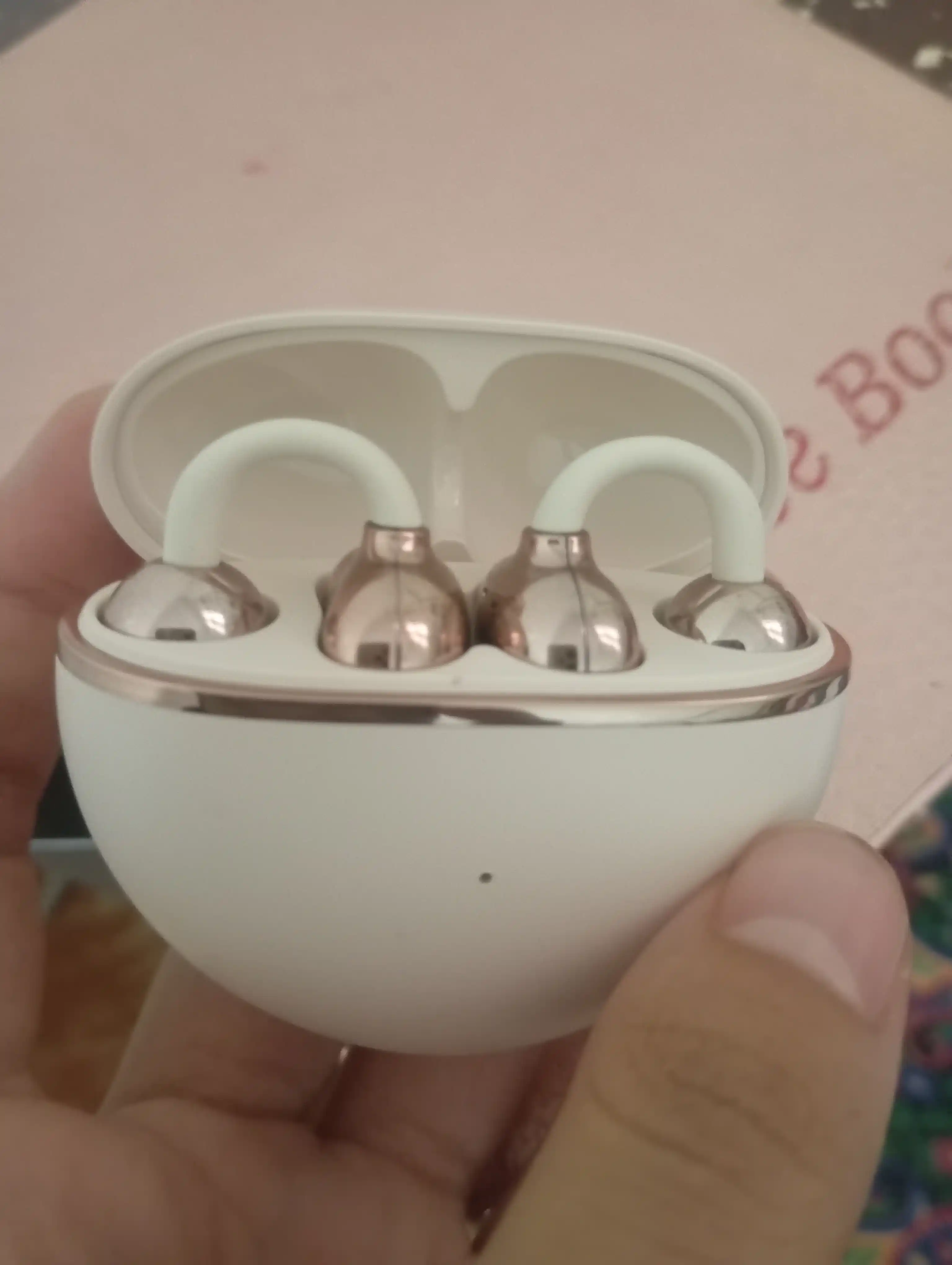 Simsiz Bluetooth quloqchinlar, sensorli boshqaruv va sifatli ovoz bilan