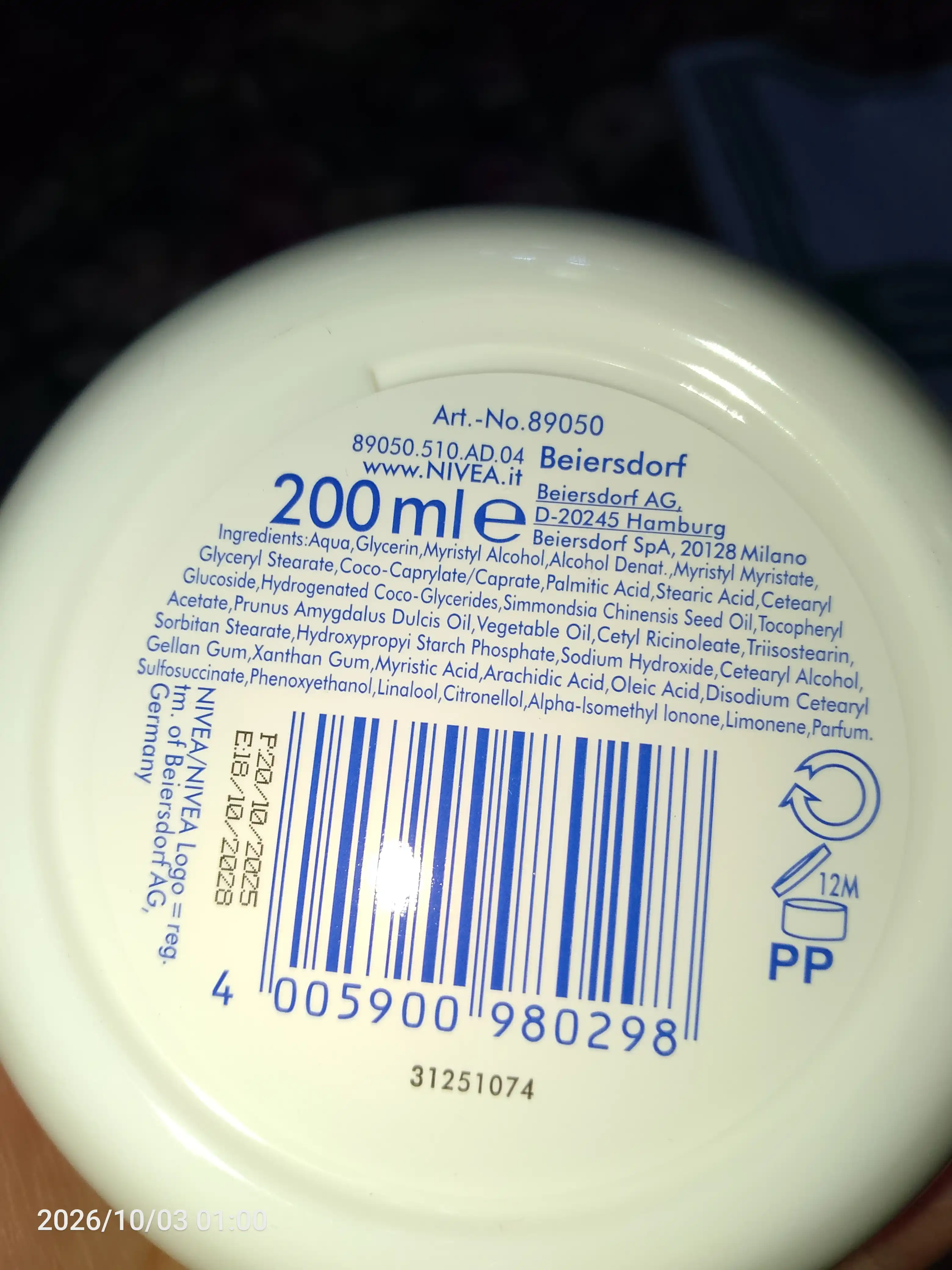 NIVEA Soft universal krem, vitaminlar bilan