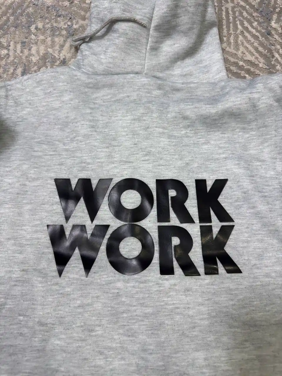 Erkaklar va ayollar uchun WORK WORK yozuvi tushirilgan erkin bichimli kapyushonli katta o‘lchamli unisekss xudi
