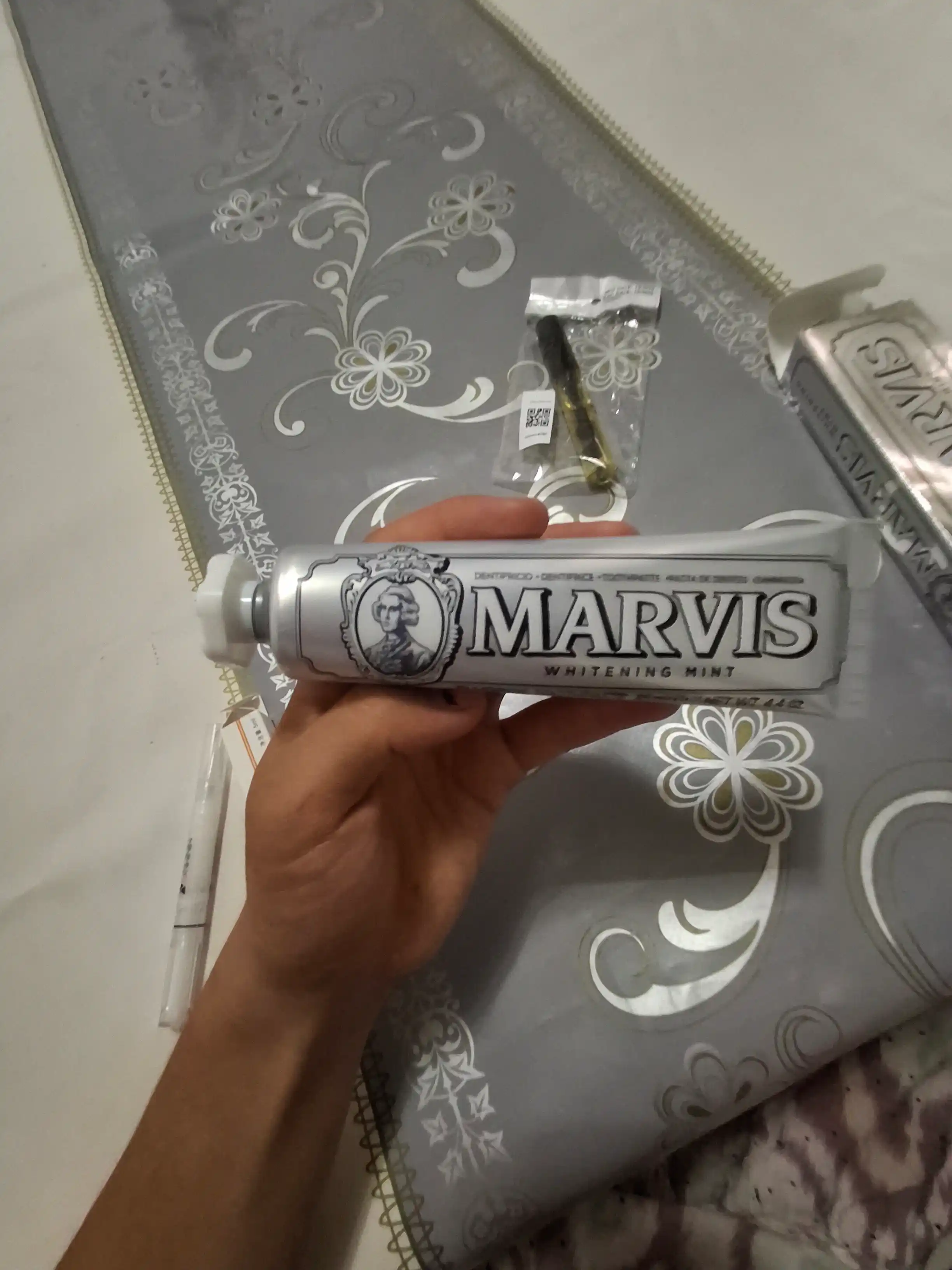Зубная паста с отбеливающим эффектом, MARVIS Amarelli Licorice Mint, 85 мл