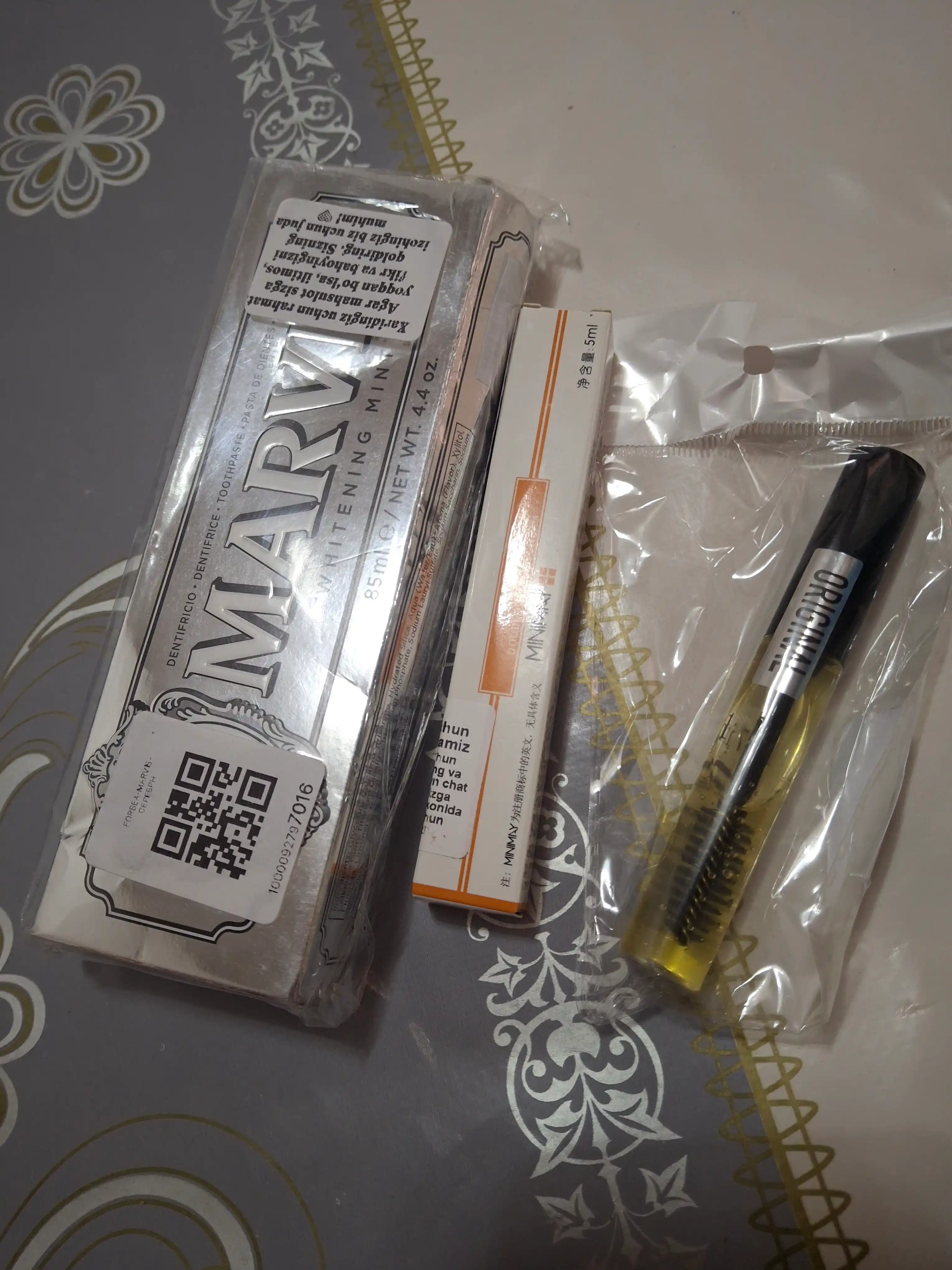 Зубная паста с отбеливающим эффектом, MARVIS Amarelli Licorice Mint, 85 мл