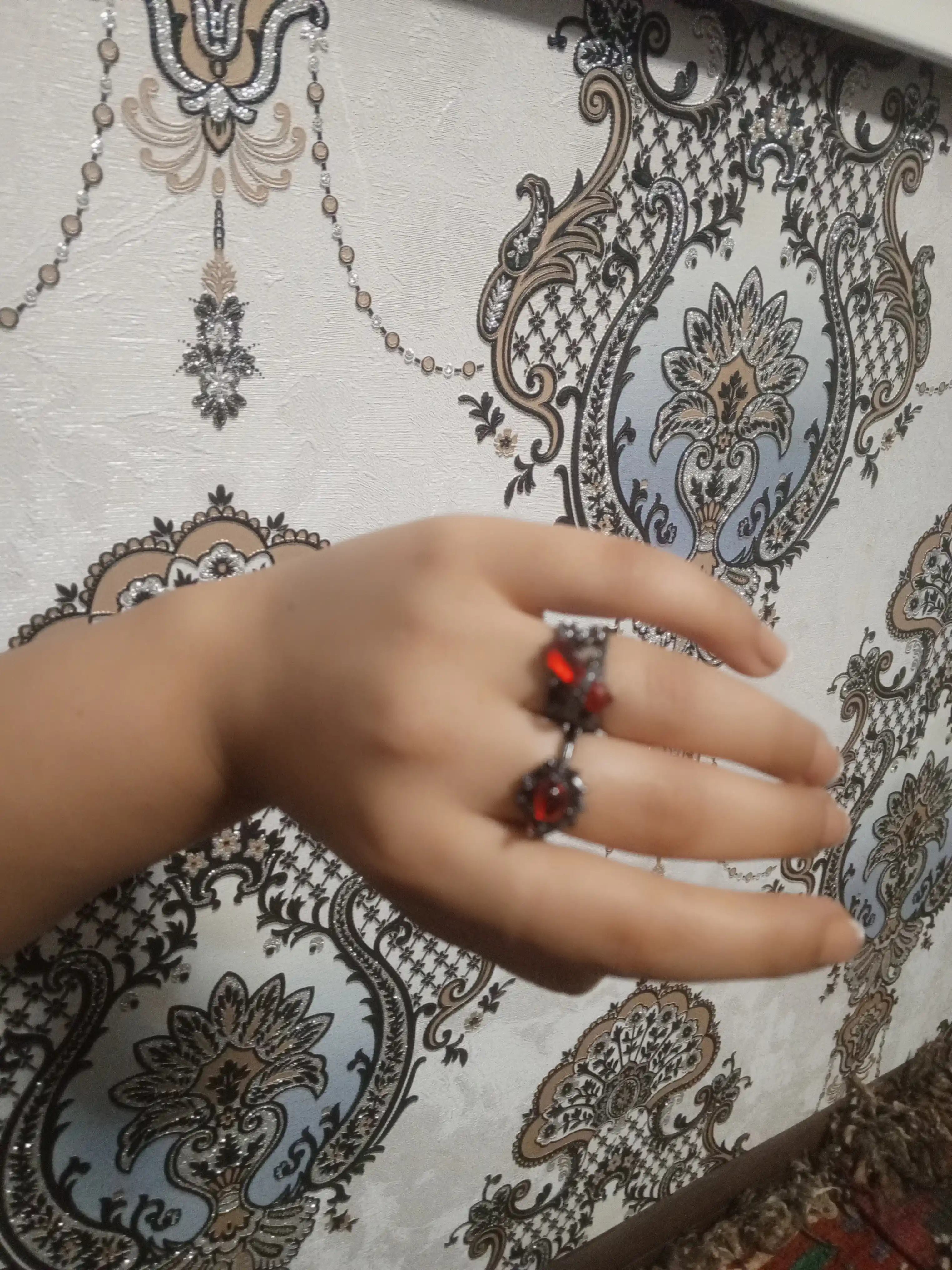 Juft uzuklar, nafis gullar