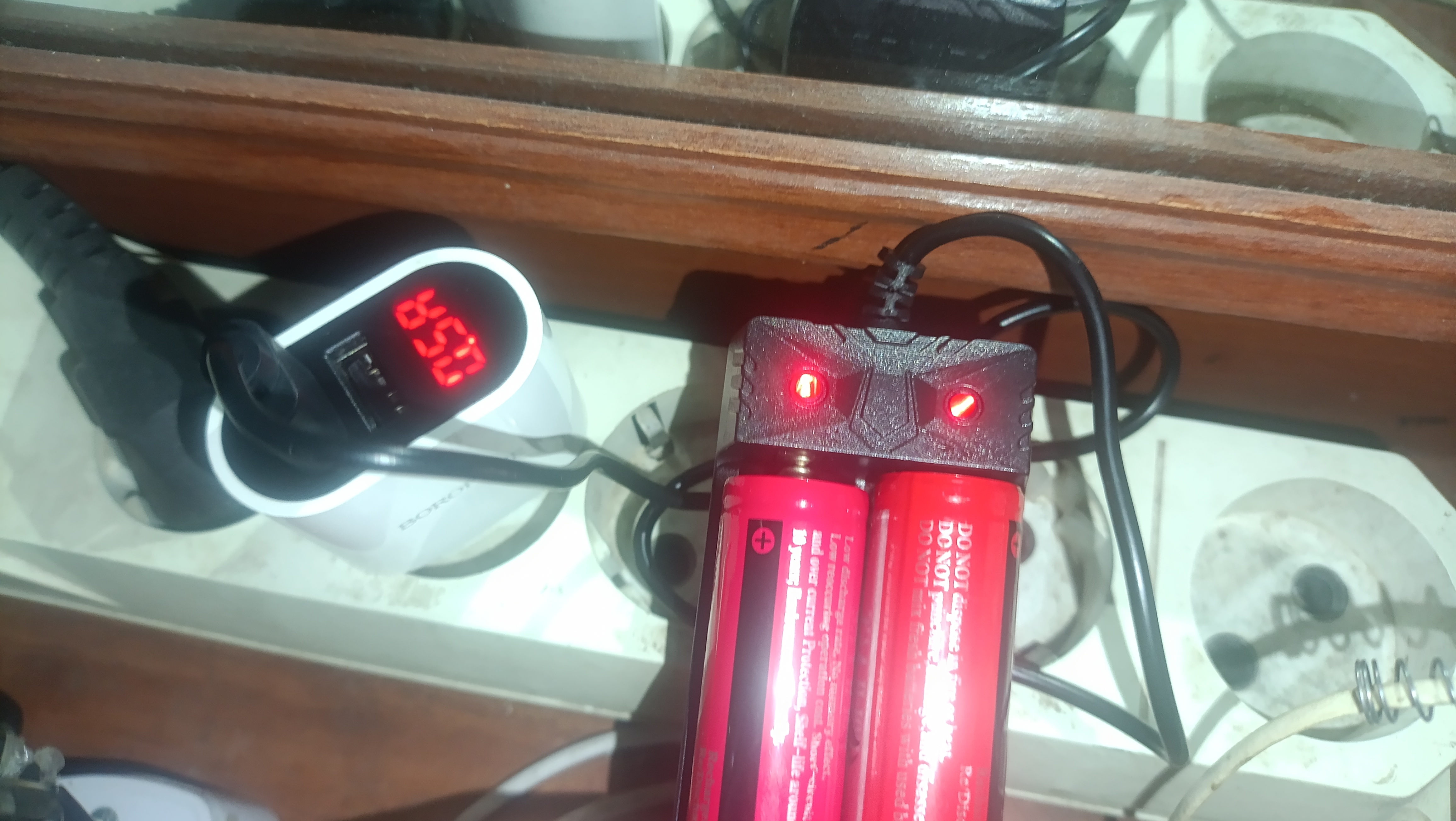 Зарядка USB для аккумуляторов до 18650, 2 слота, Li-ion, 1000 мА