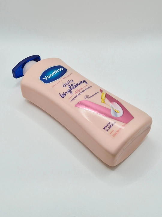 Vaseline Healthy Bright Daily Brightening tana uchun namlantiruvchi loson 725 ml