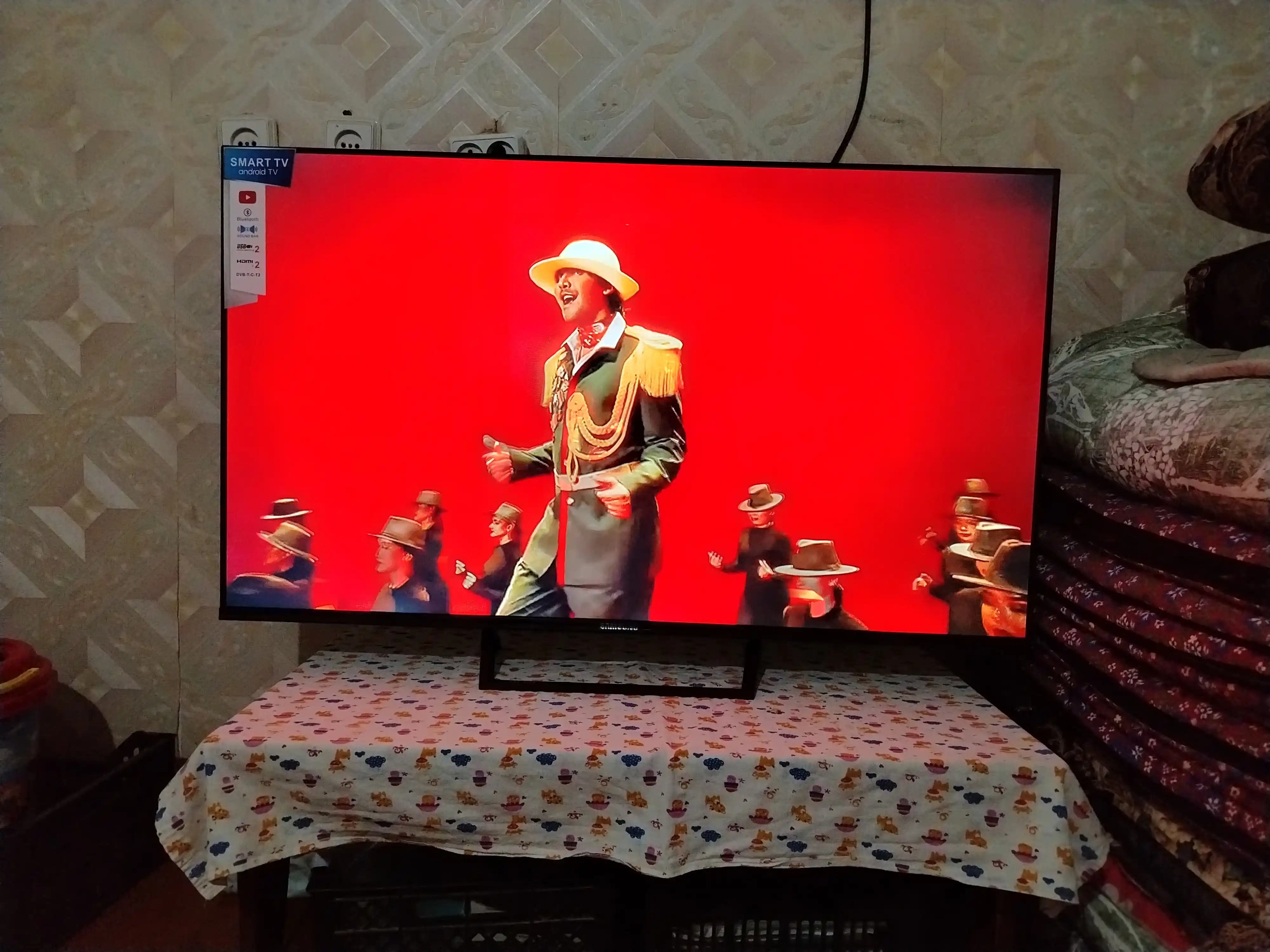 Samsung TV 32," 43," 50," 55" Crystal UHD 4K Smart TV