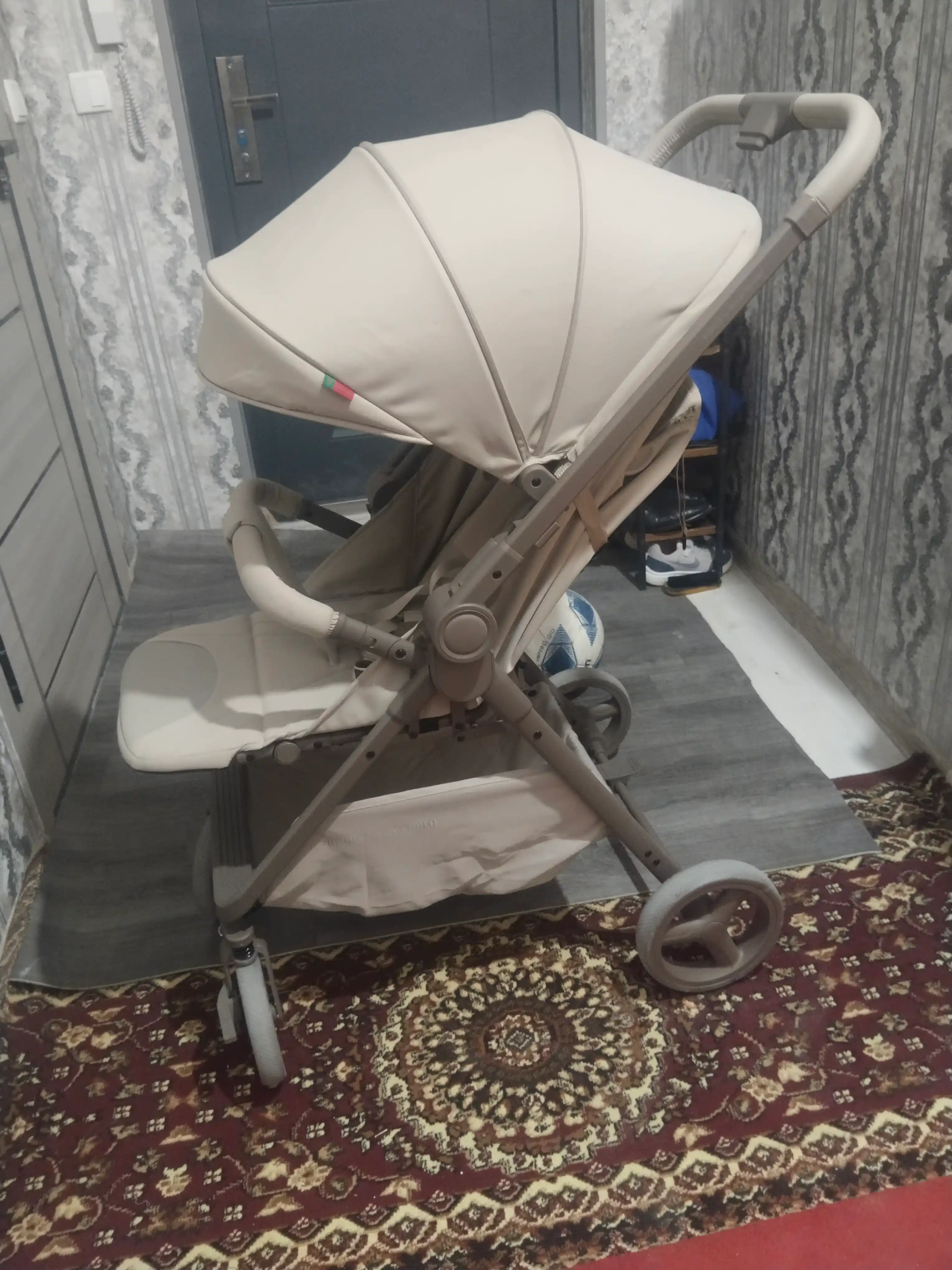 Коляска Kidilo B6, для детей от 0 до 36 месяцев — легкая и компактная модель