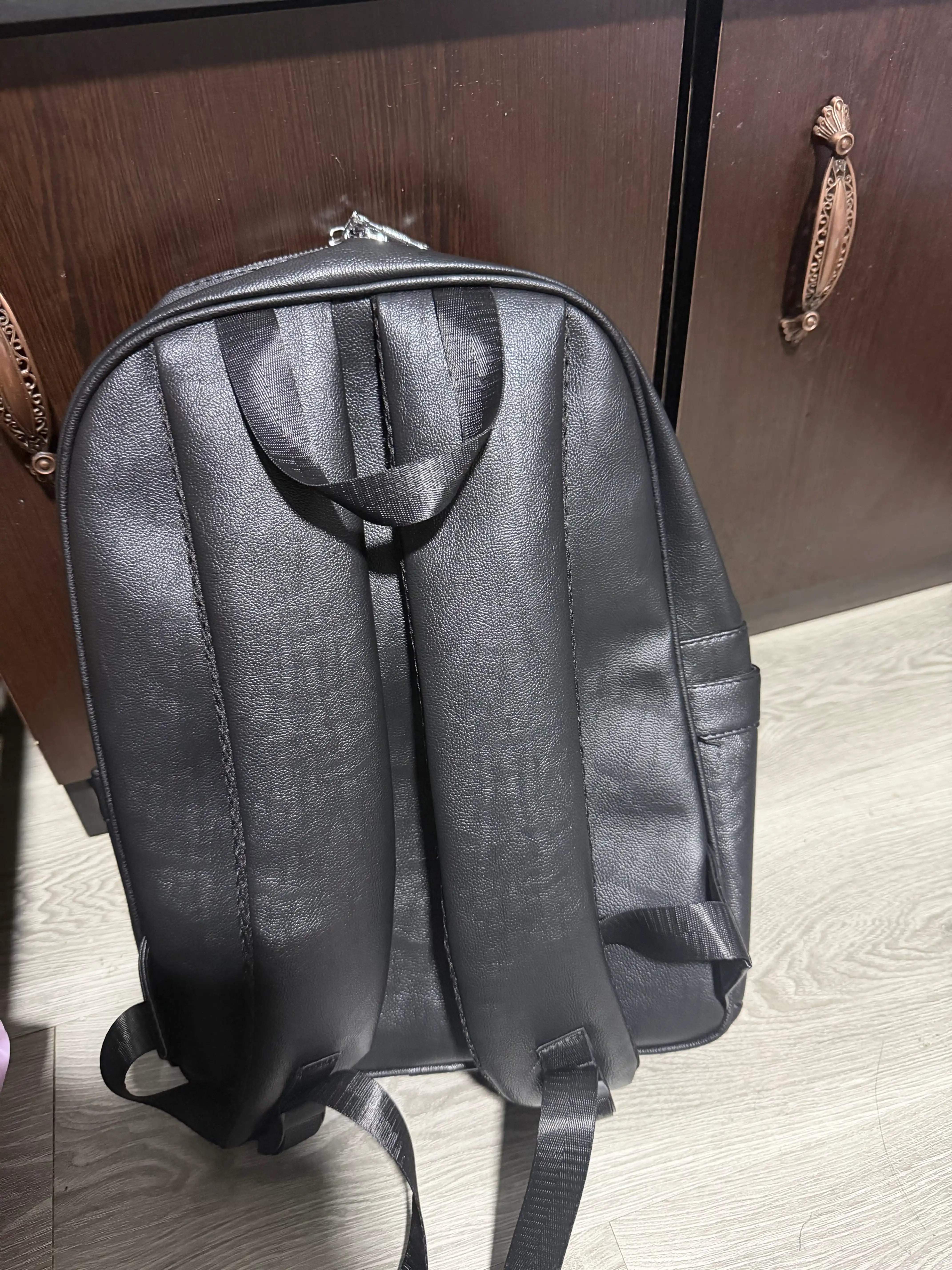Erkaklar ryukzagi, TOMMY HILFIGER, klassik uslubdagi maktab va sport ryukzagi, charm 